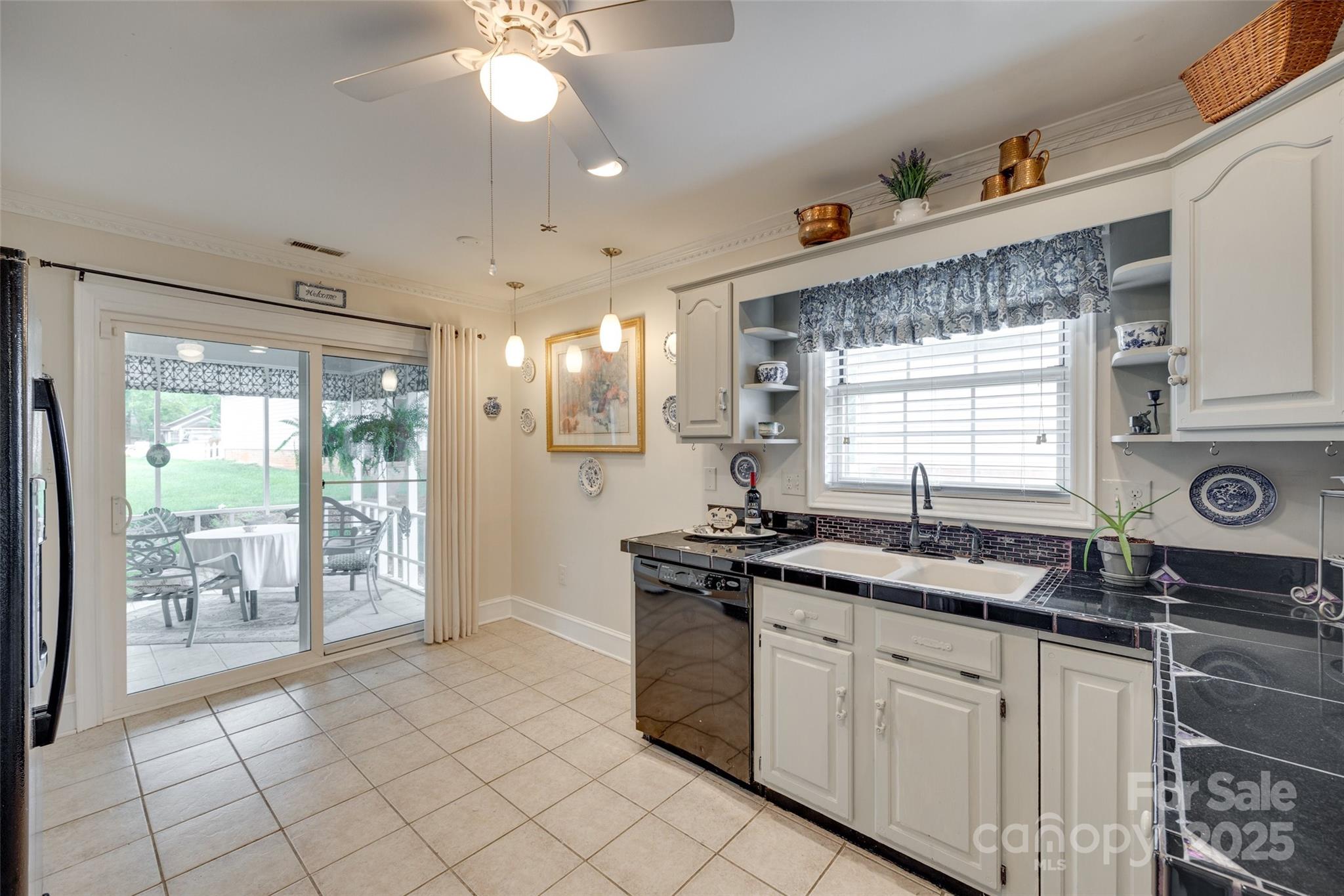 2915 Cherry Blossom Court Property Photo 8