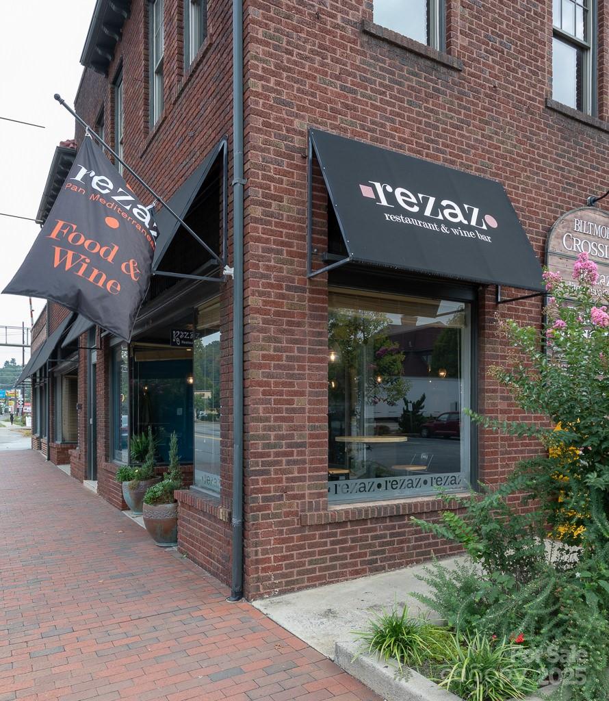 32 Hendersonville Road Property Photo 3