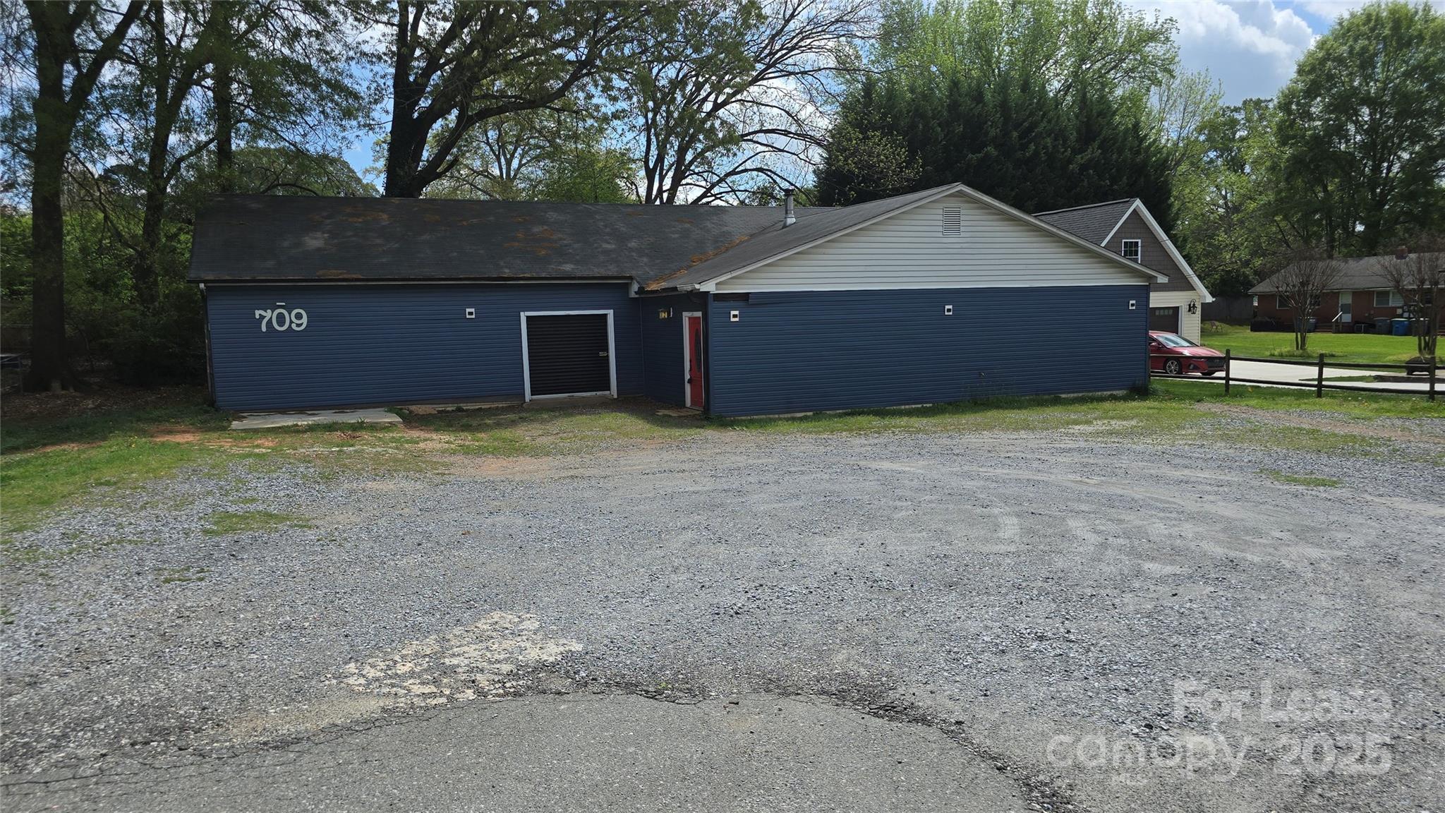 709 S Main Street Property Photo 3