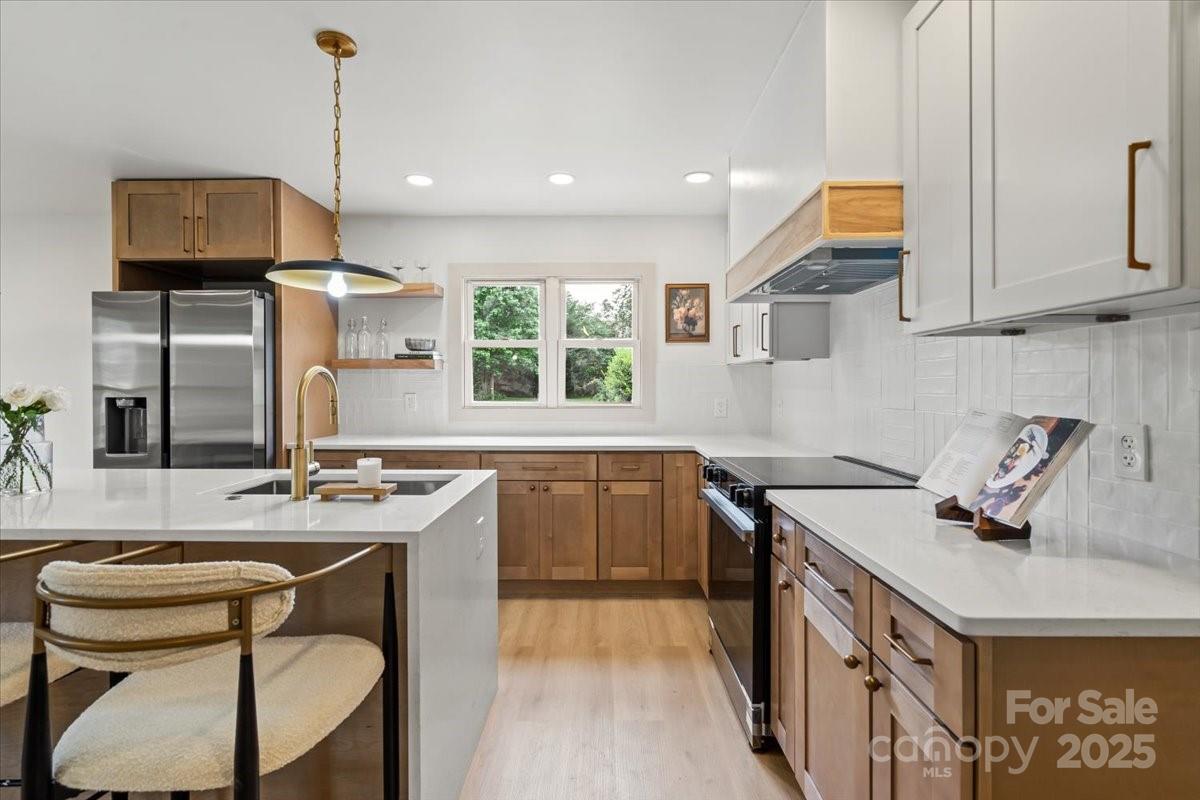 3937 Tamerlane Drive Property Photo 10