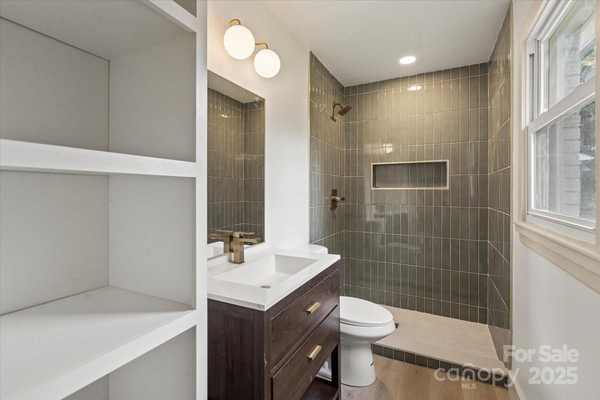 3937 Tamerlane Drive Property Photo 20