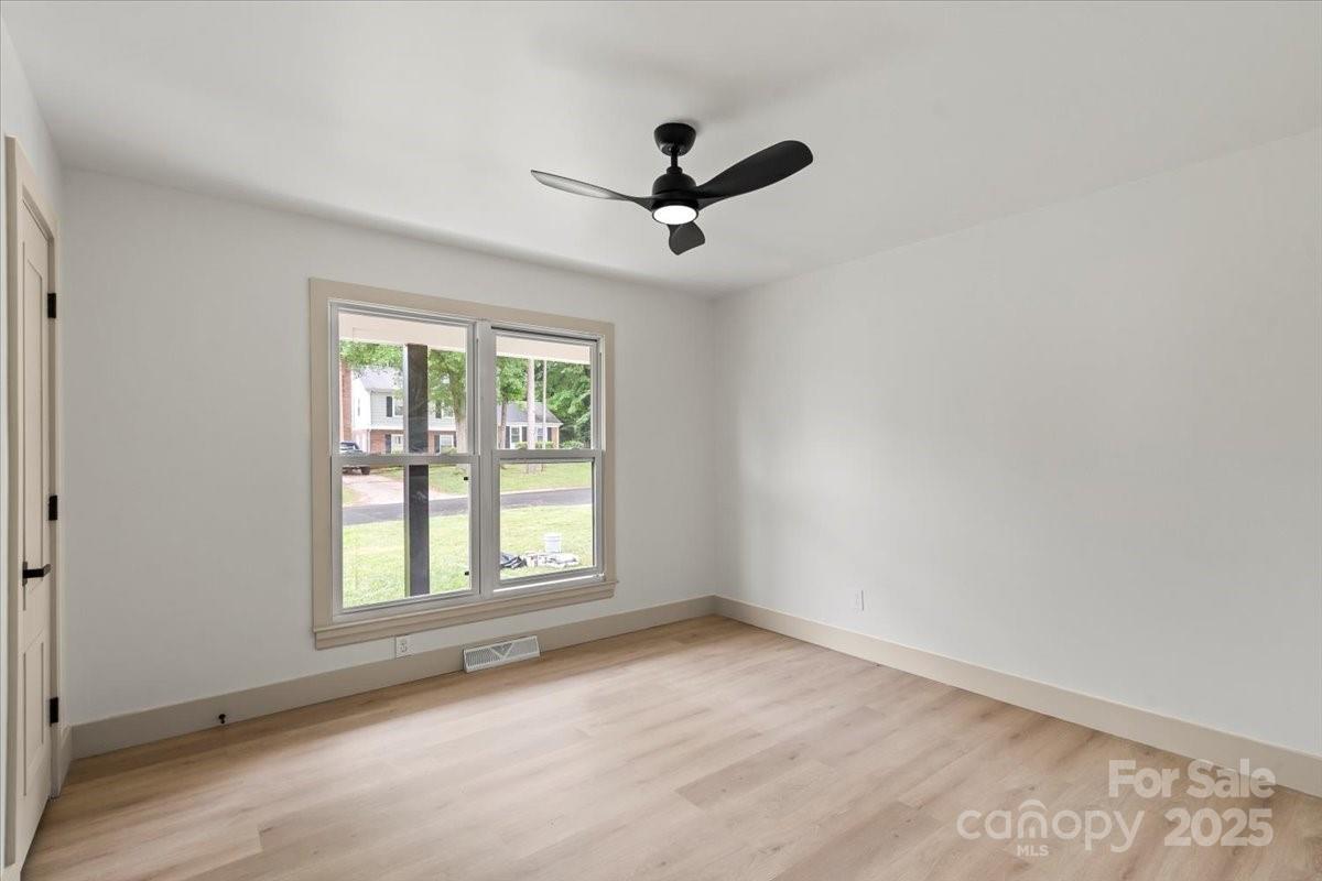 3937 Tamerlane Drive Property Photo 24
