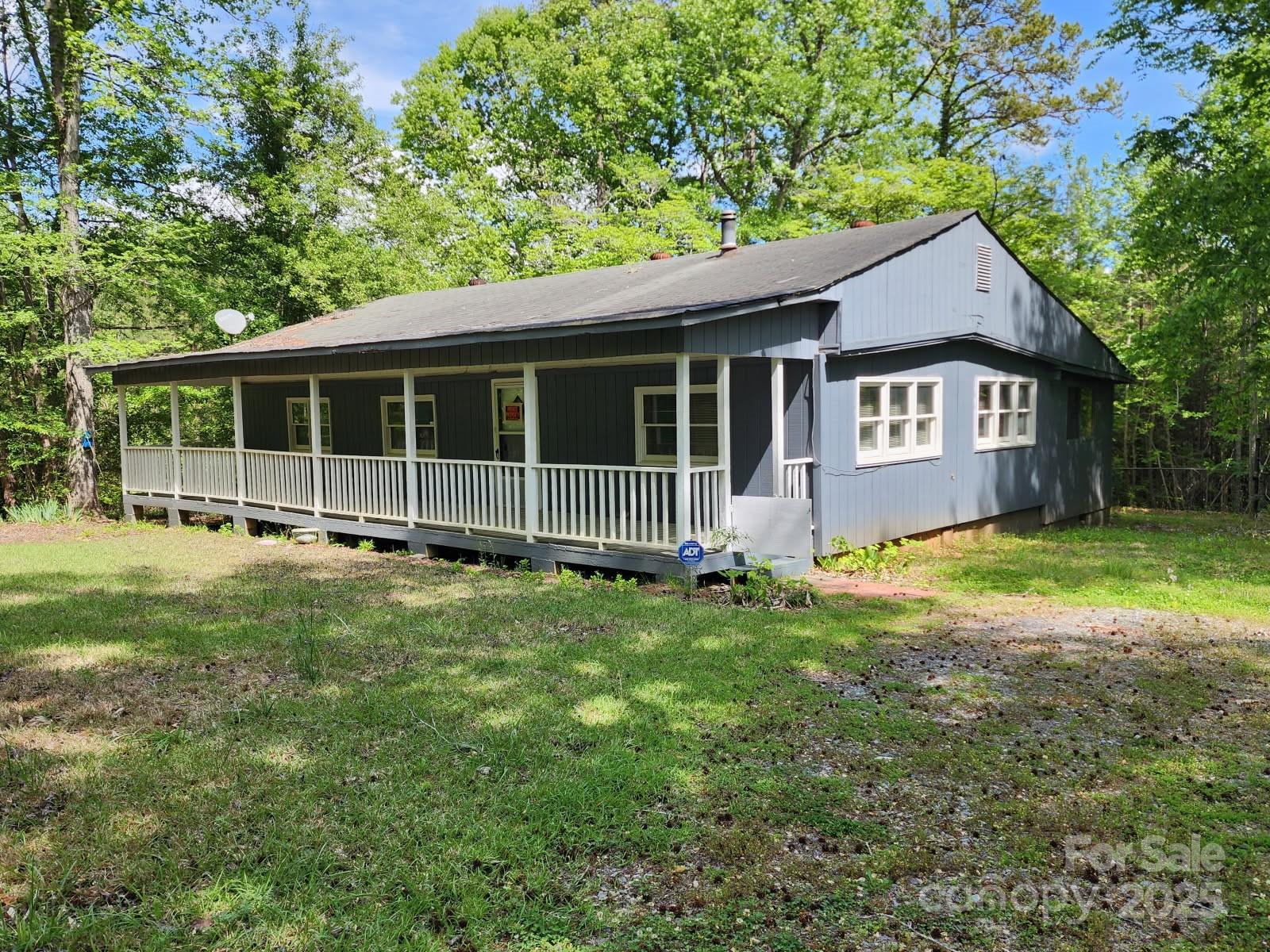 3225 Sawmill Road Property Photo 1