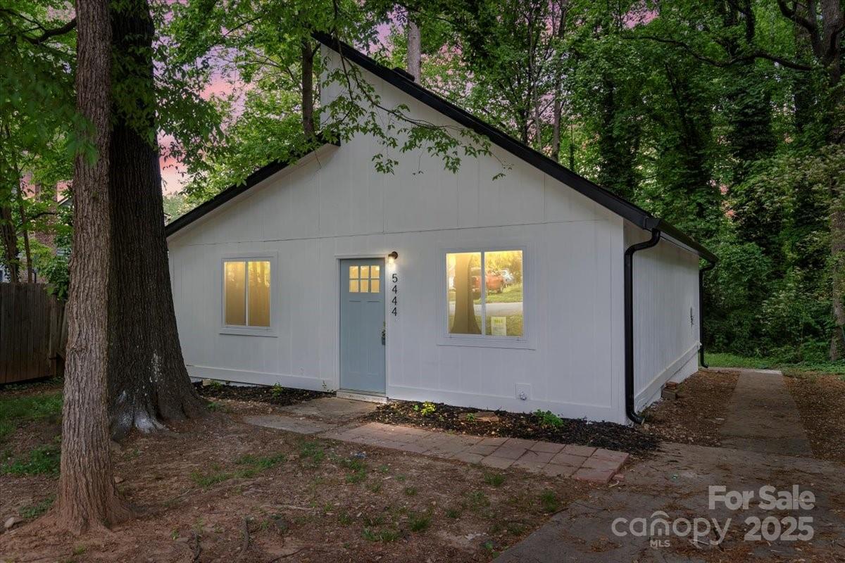 5444 Datha Avenue Property Photo 1
