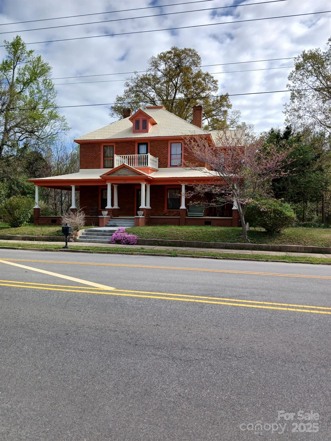514 N Main Street Property Photo
