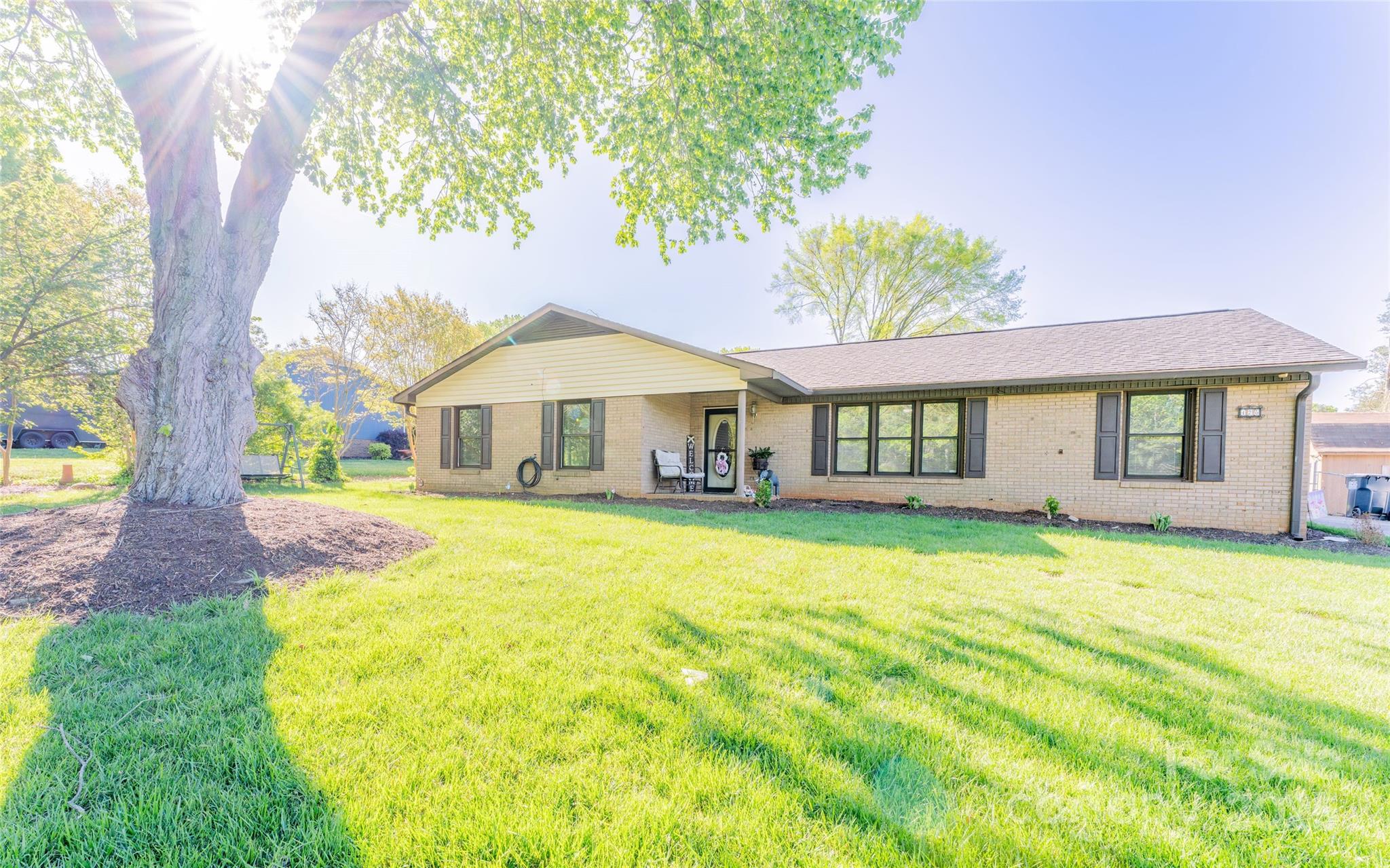 125 Southwood Park Property Photo
