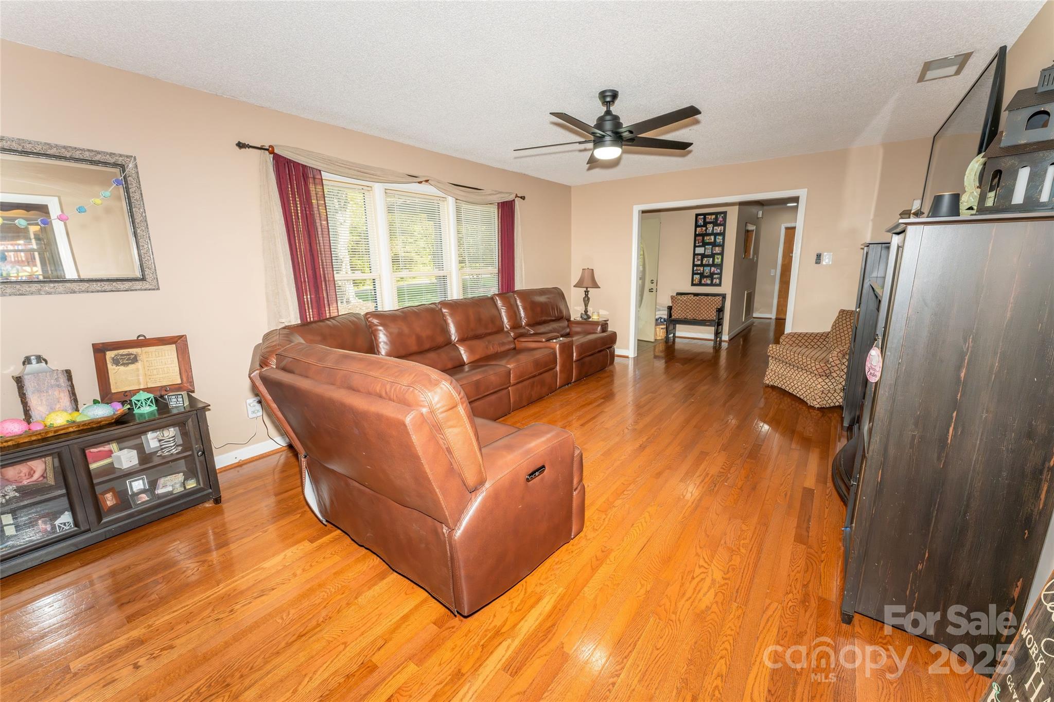 125 Southwood Park Property Photo 4