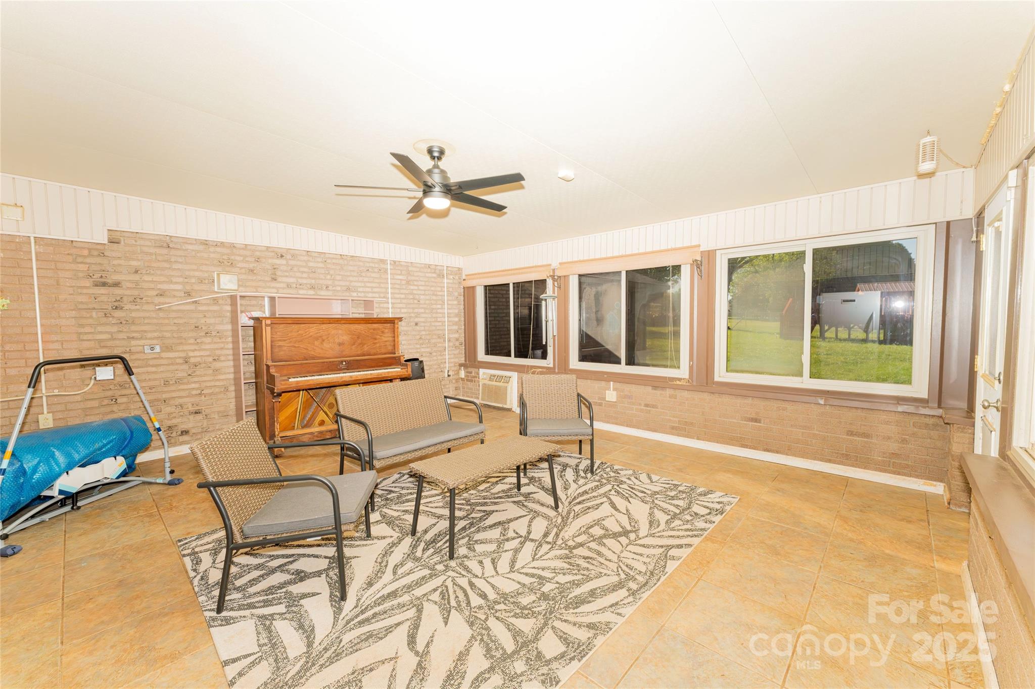 125 Southwood Park Property Photo 11