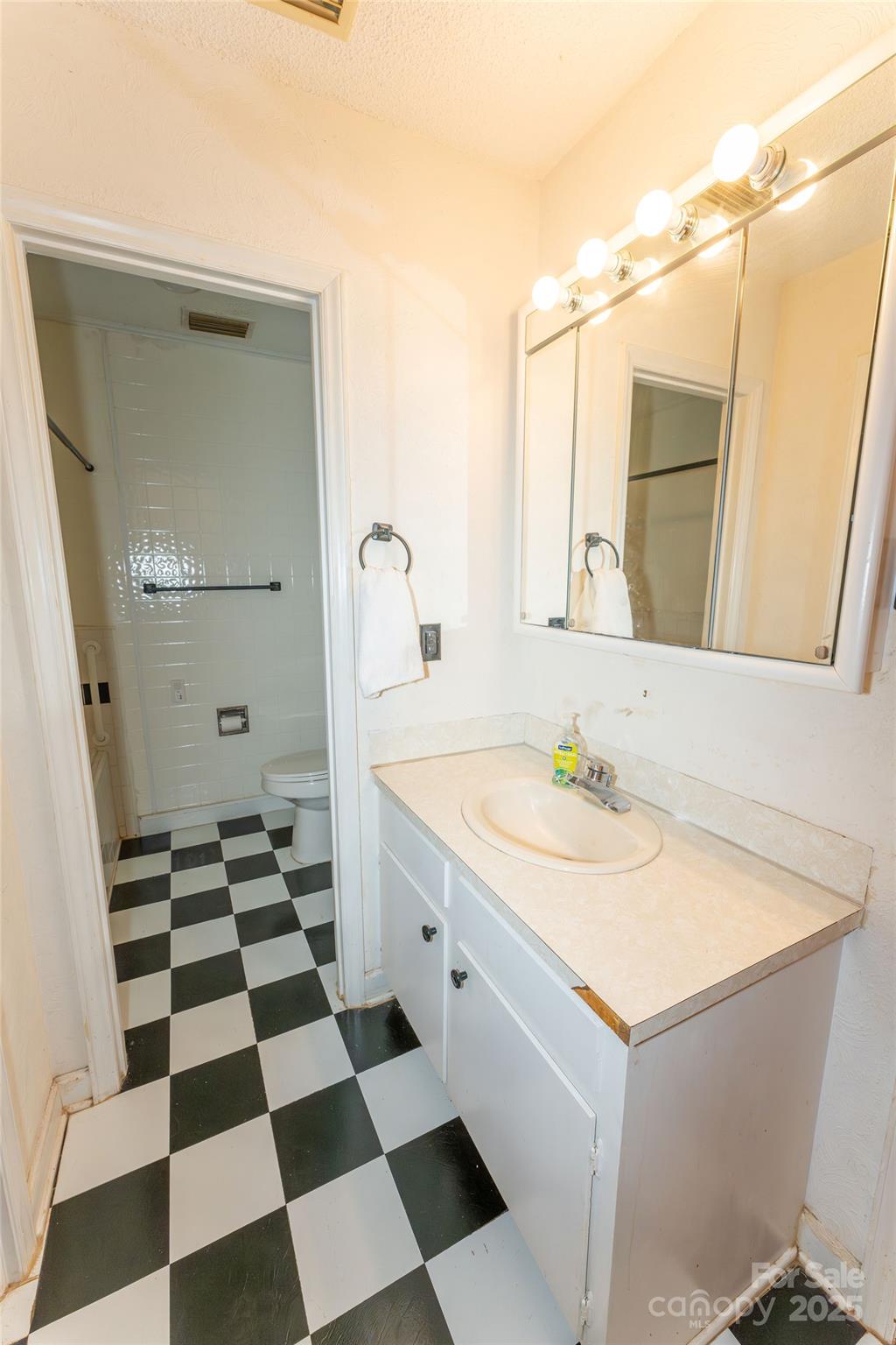 125 Southwood Park Property Photo 13