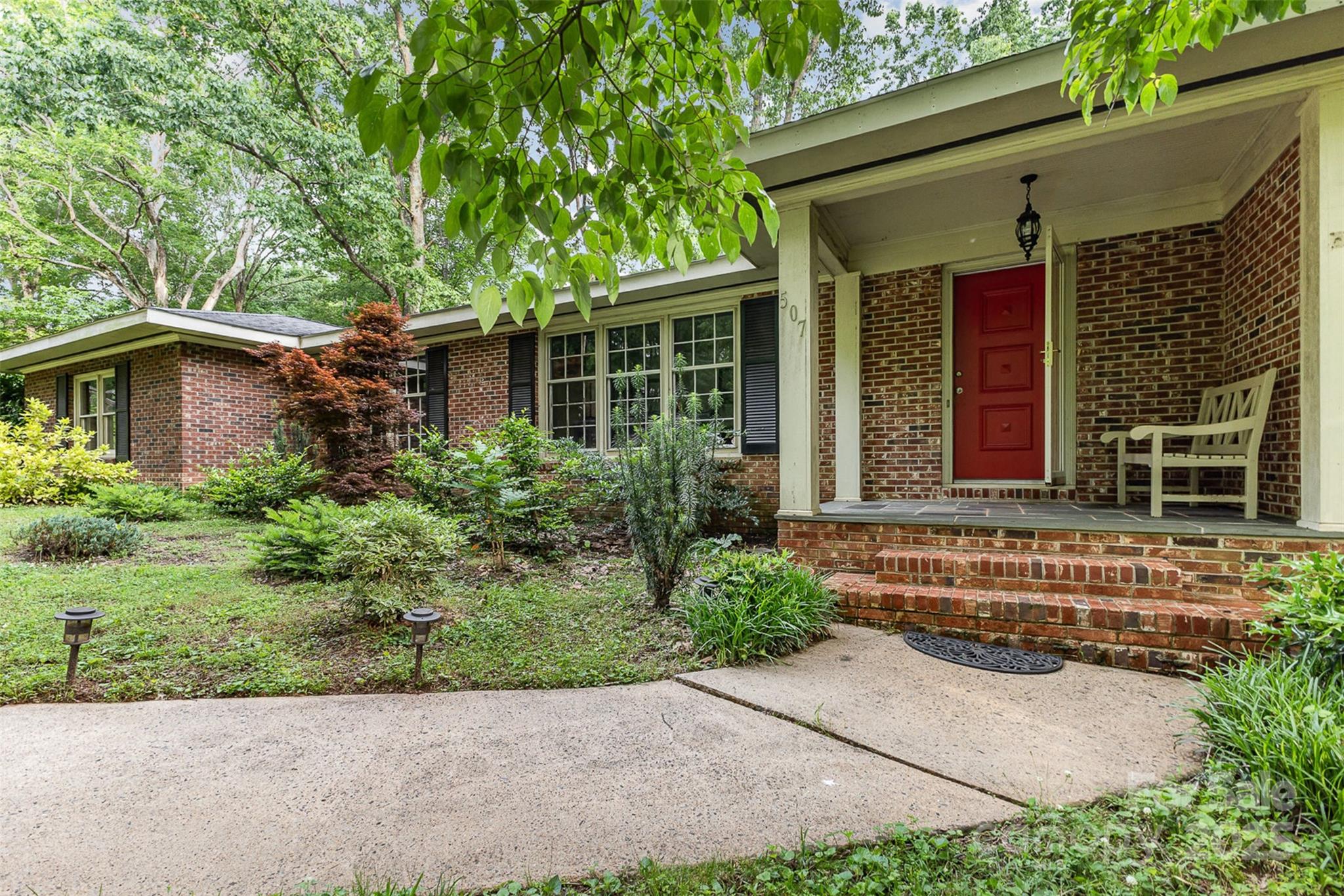 507 Richards Drive Property Photo 3