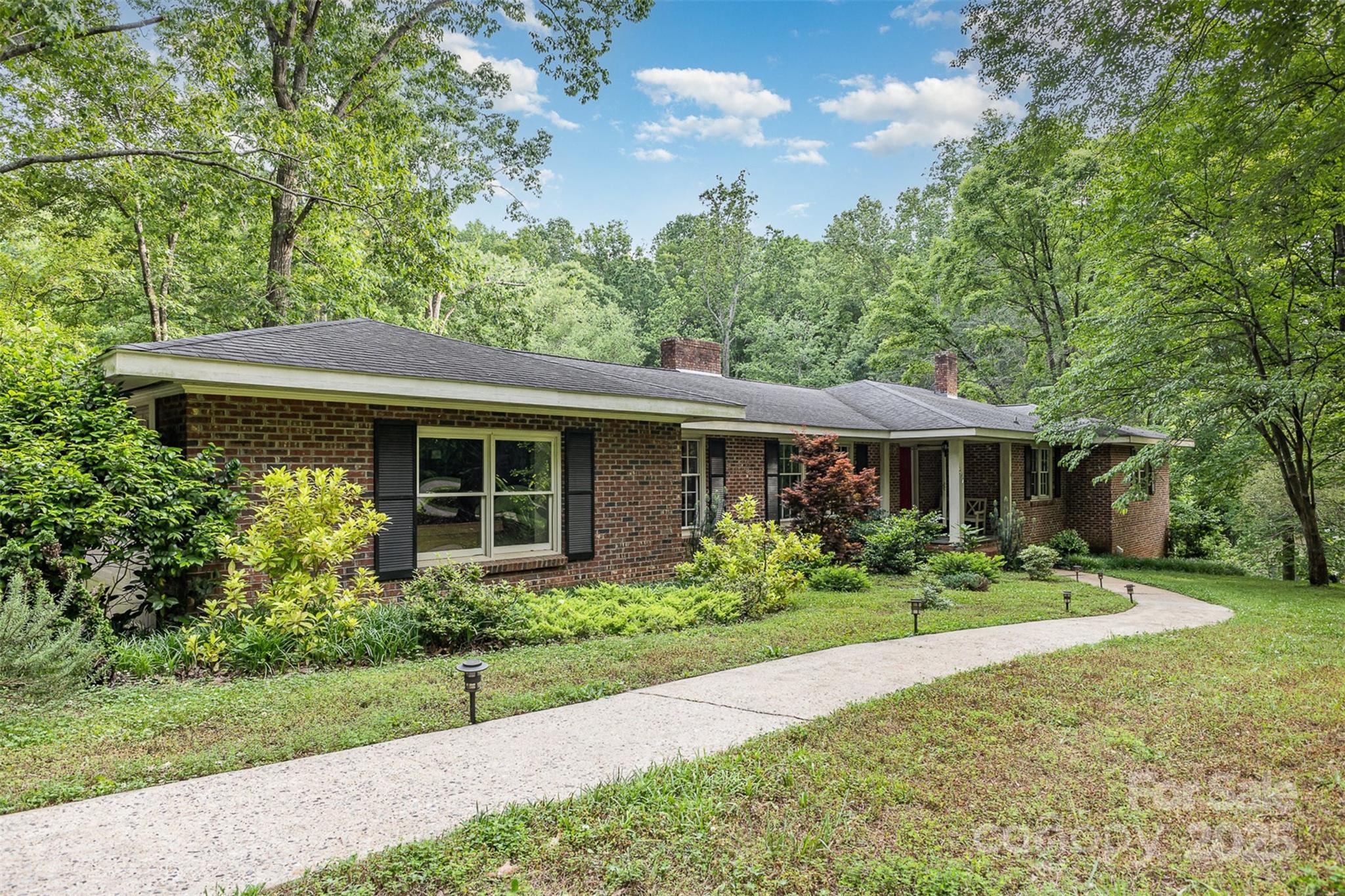 507 Richards Drive Property Photo 4