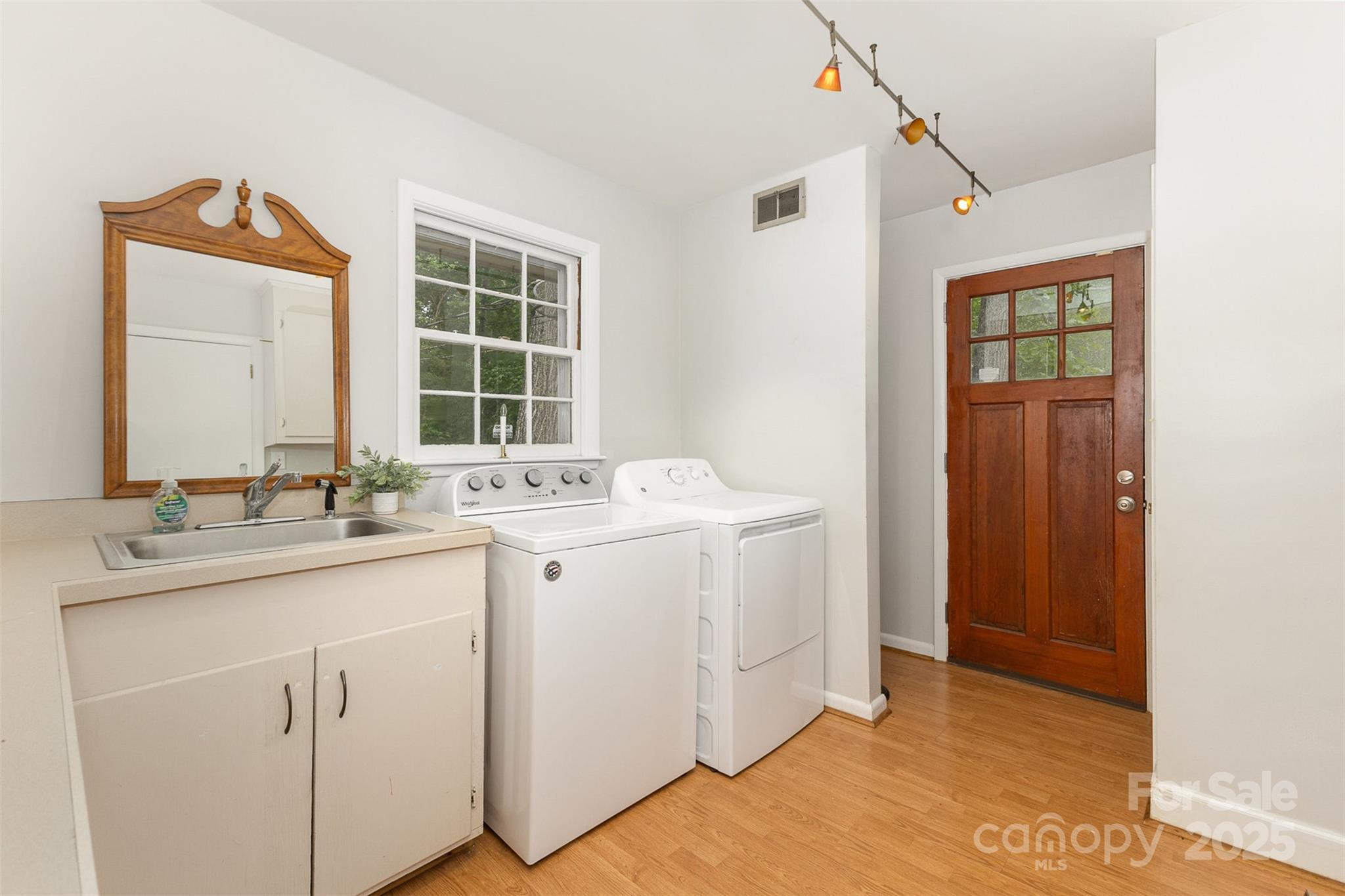 507 Richards Drive Property Photo 14