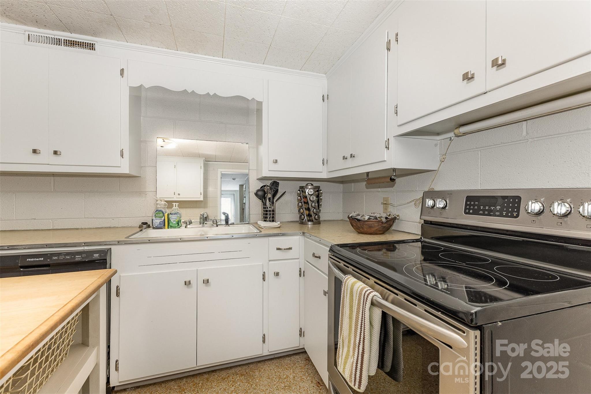 507 Richards Drive Property Photo 32