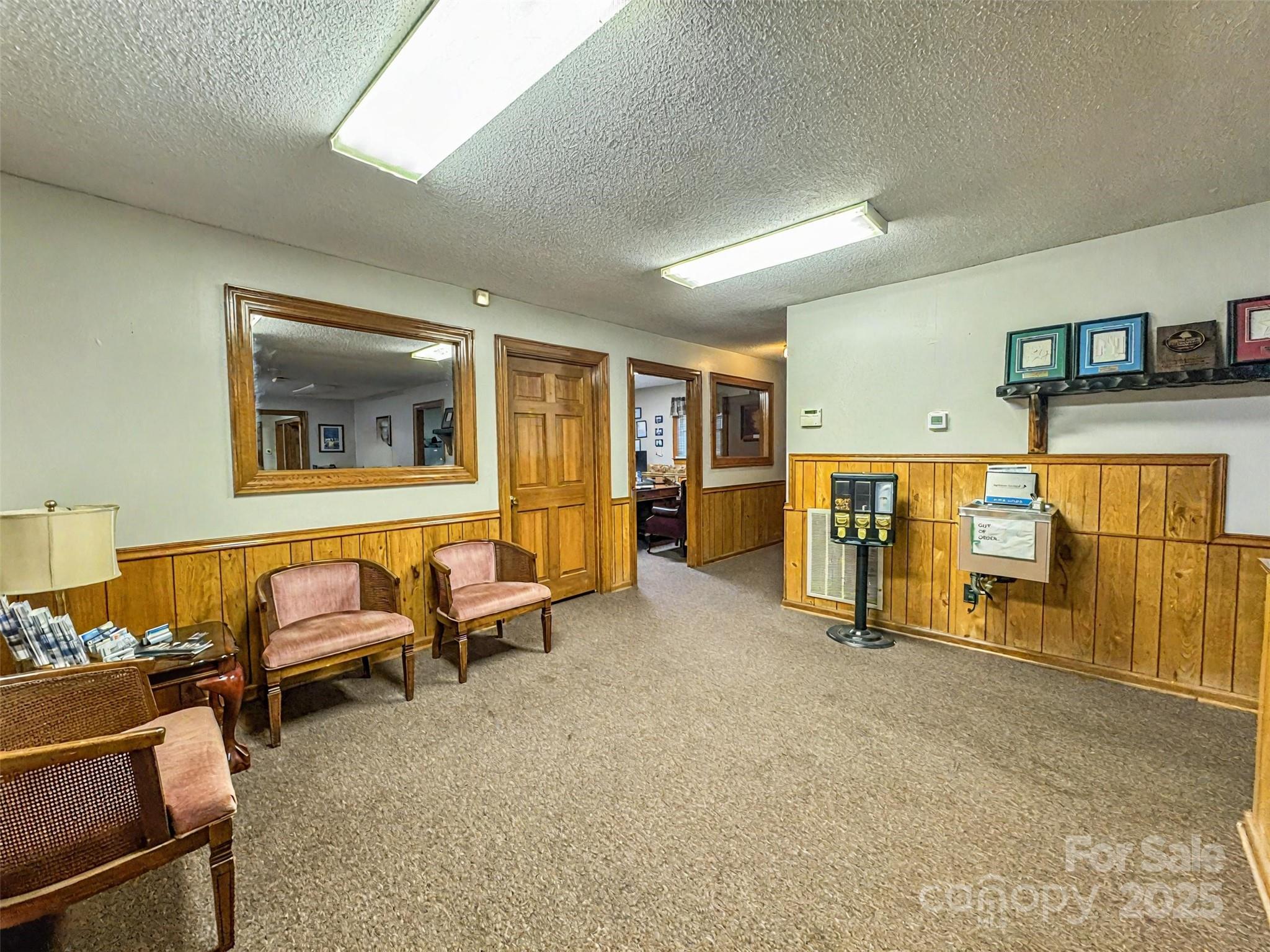 413 W Trade Street Property Photo 4
