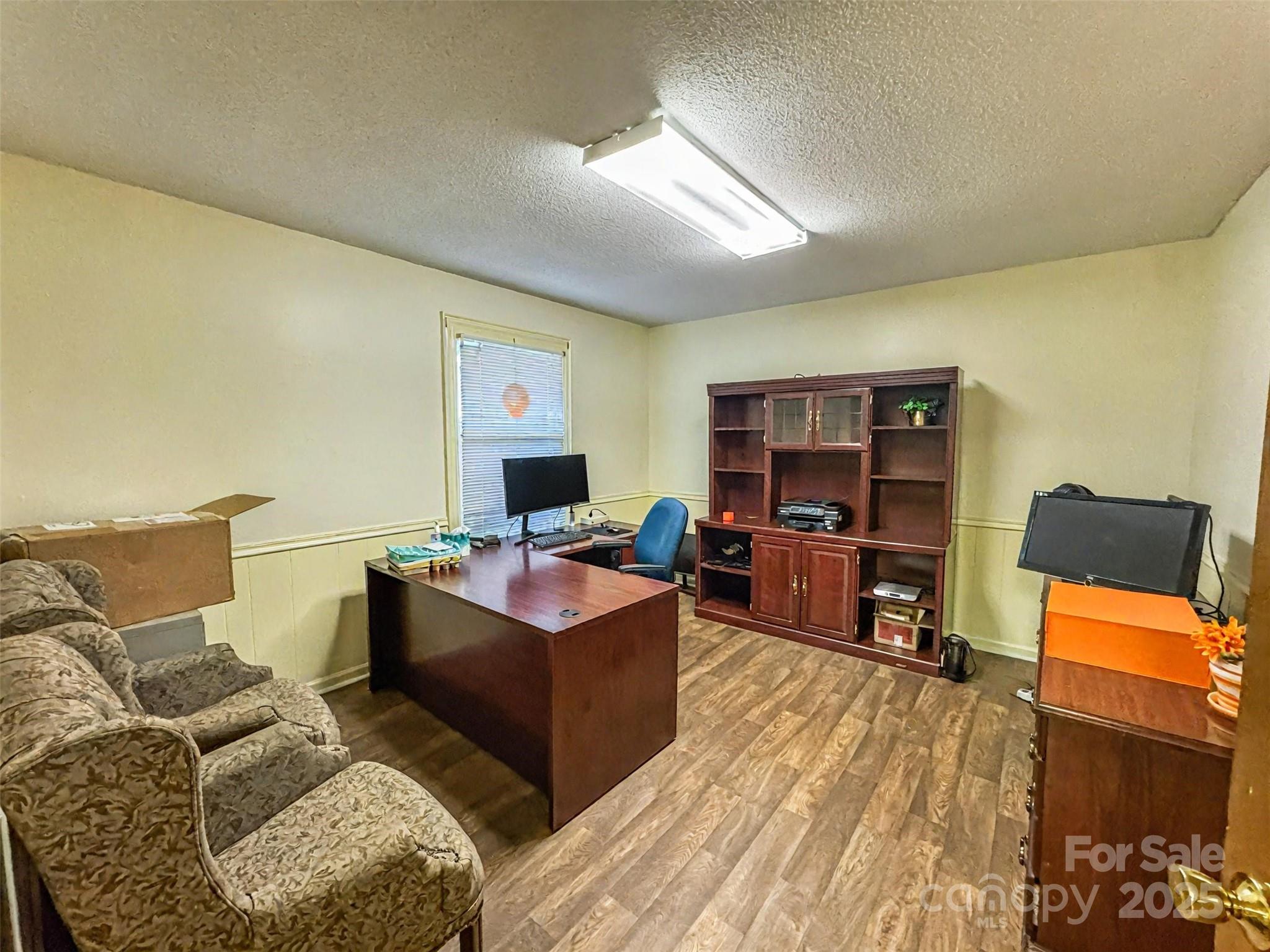 413 W Trade Street Property Photo 6