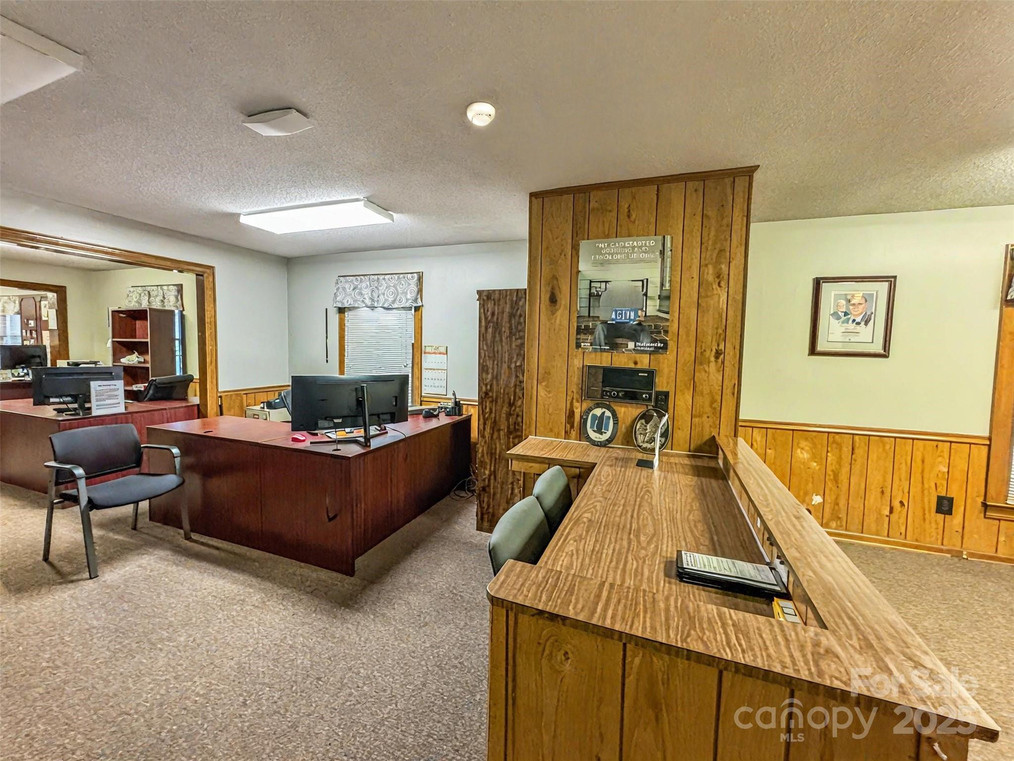 413 W Trade Street Property Photo 10