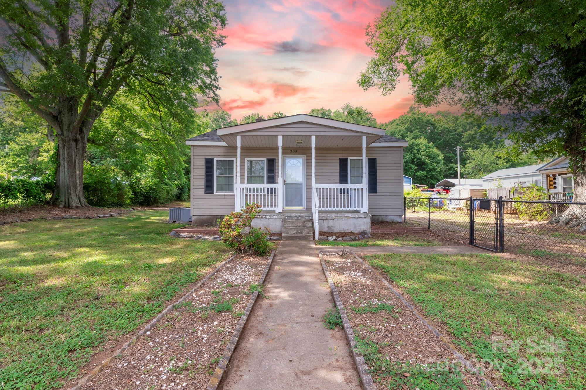205 Stowe Acres Road Property Photo