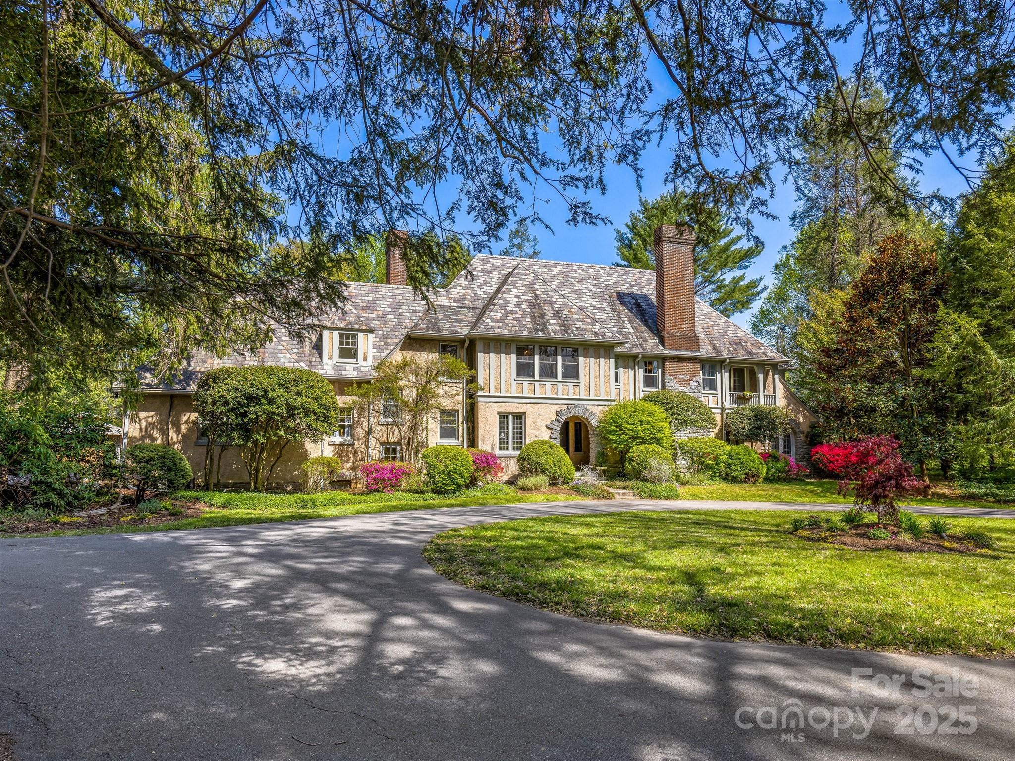 334 Vanderbilt Road Property Photo
