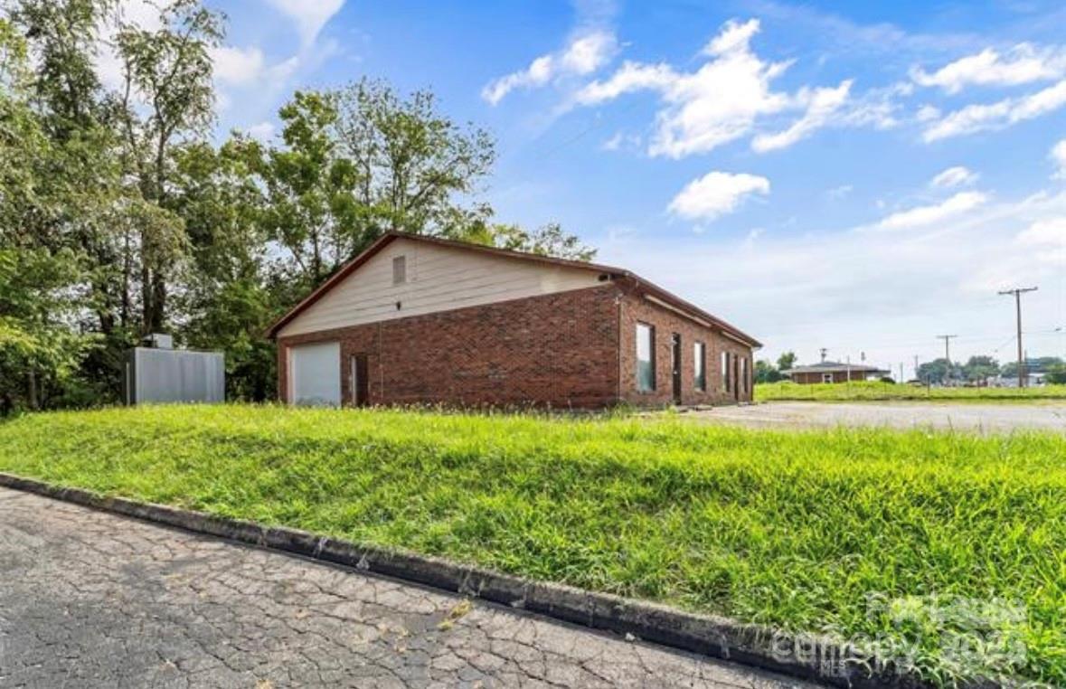 211 Carbon City Road Property Photo 1