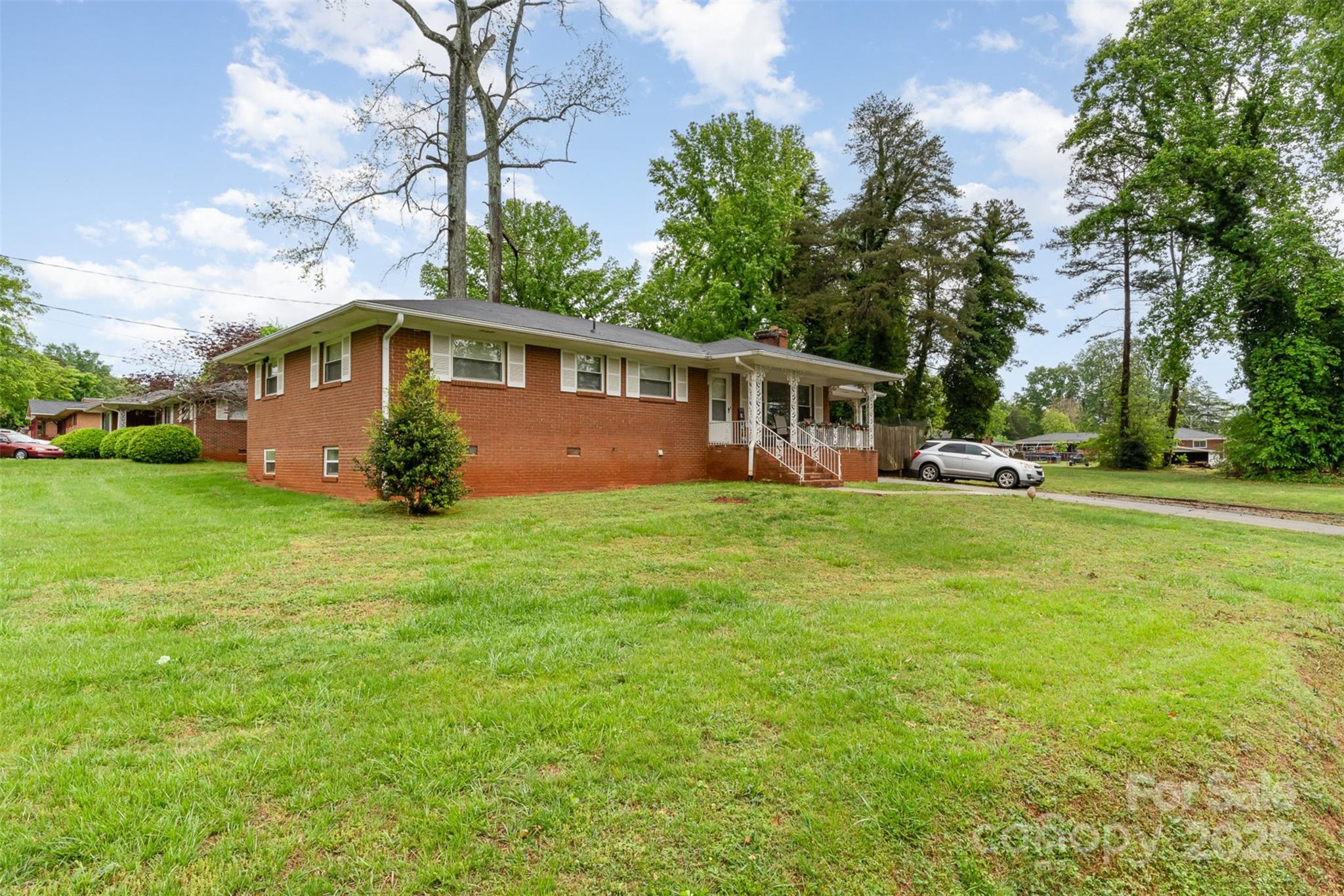 2885 Wright Avenue Property Photo 1