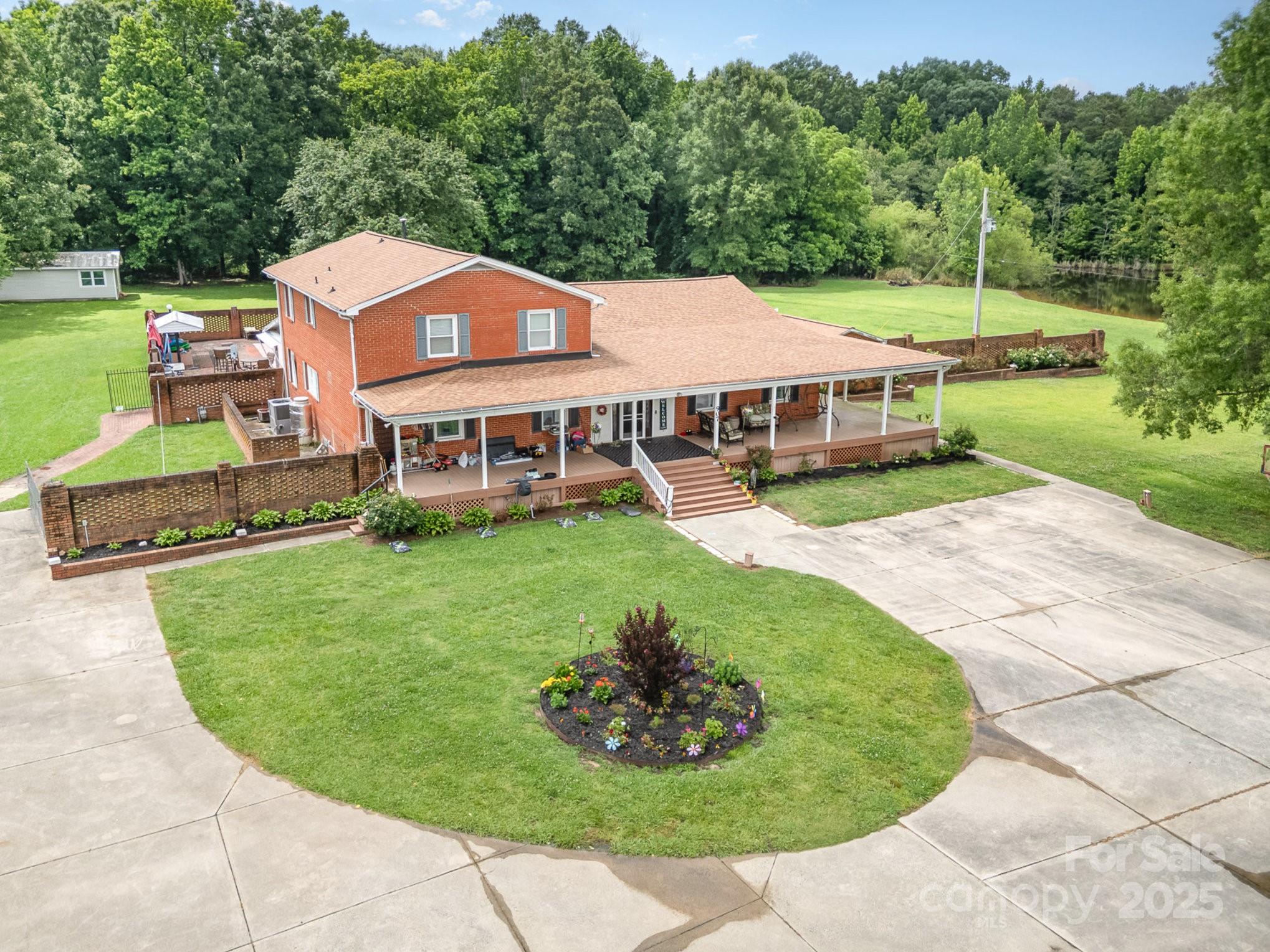 907 Sikes Mill Road Property Photo 3