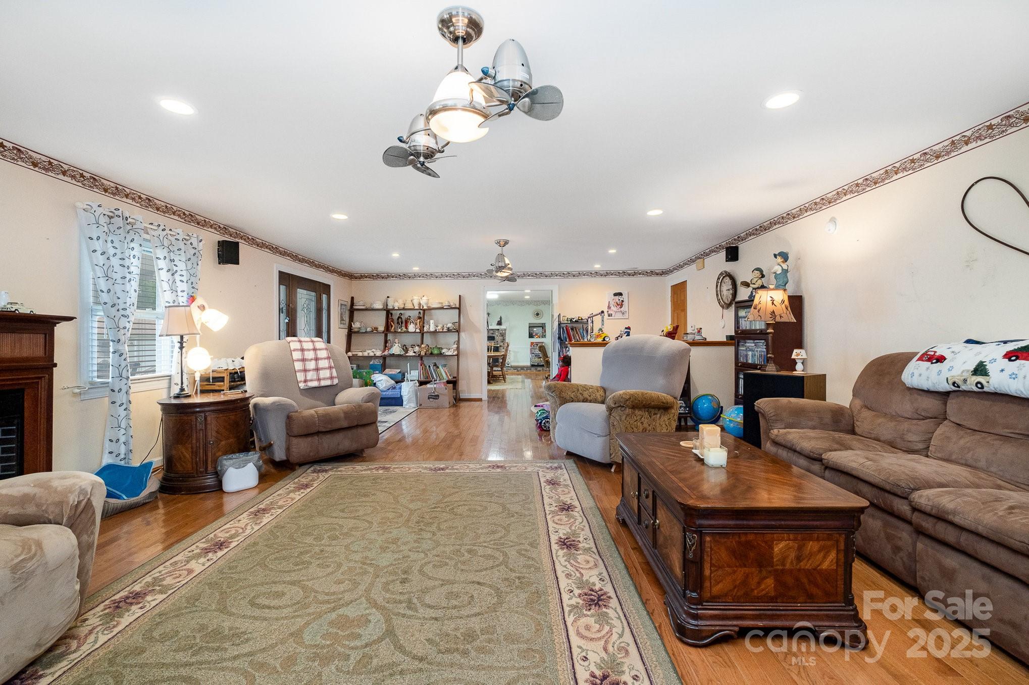 907 Sikes Mill Road Property Photo 6