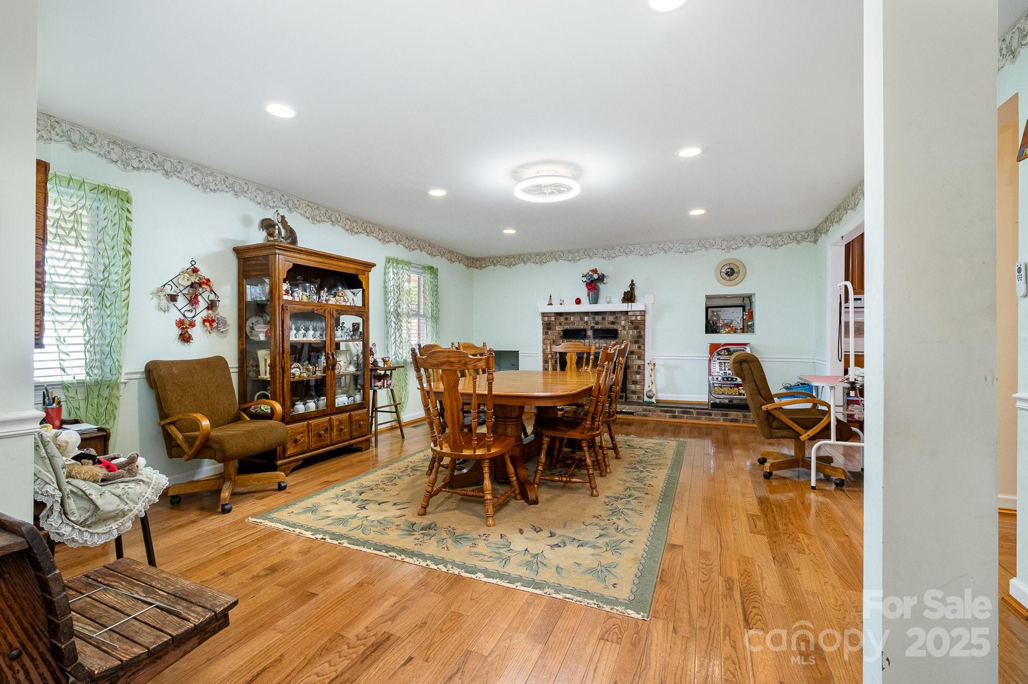 907 Sikes Mill Road Property Photo 10