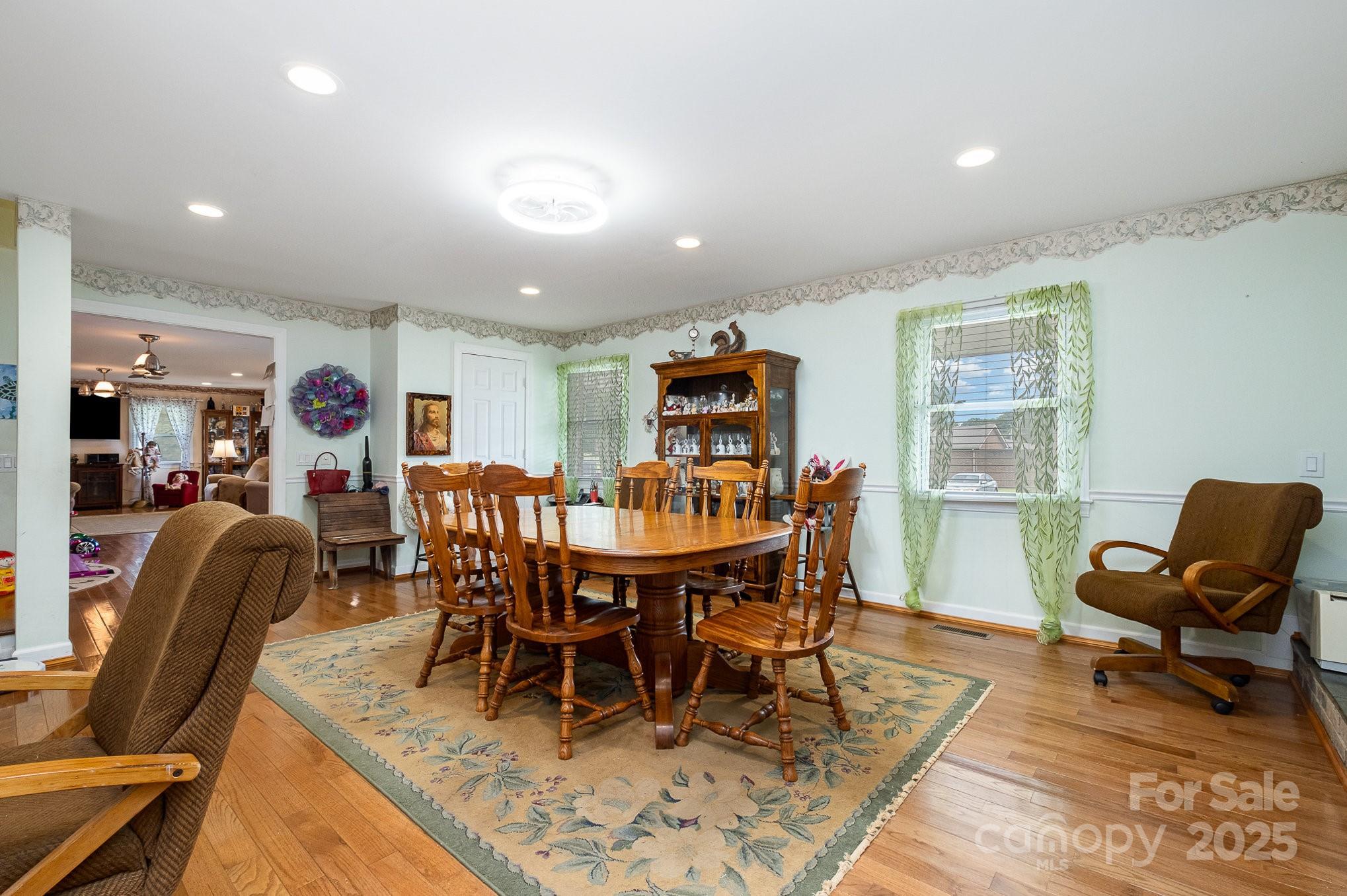 907 Sikes Mill Road Property Photo 11