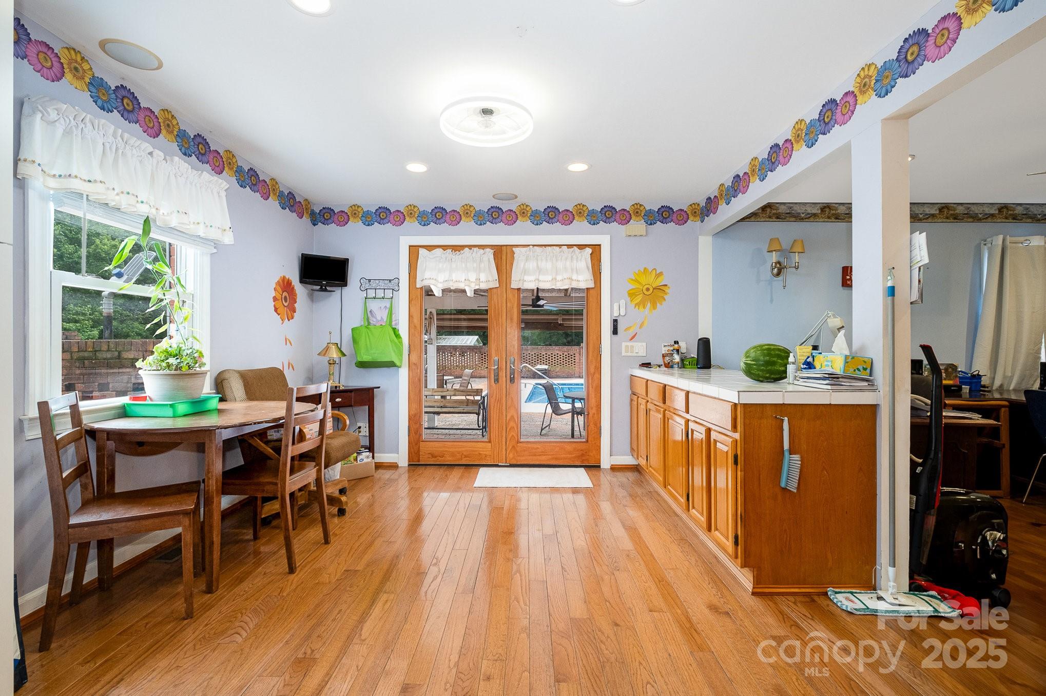 907 Sikes Mill Road Property Photo 16