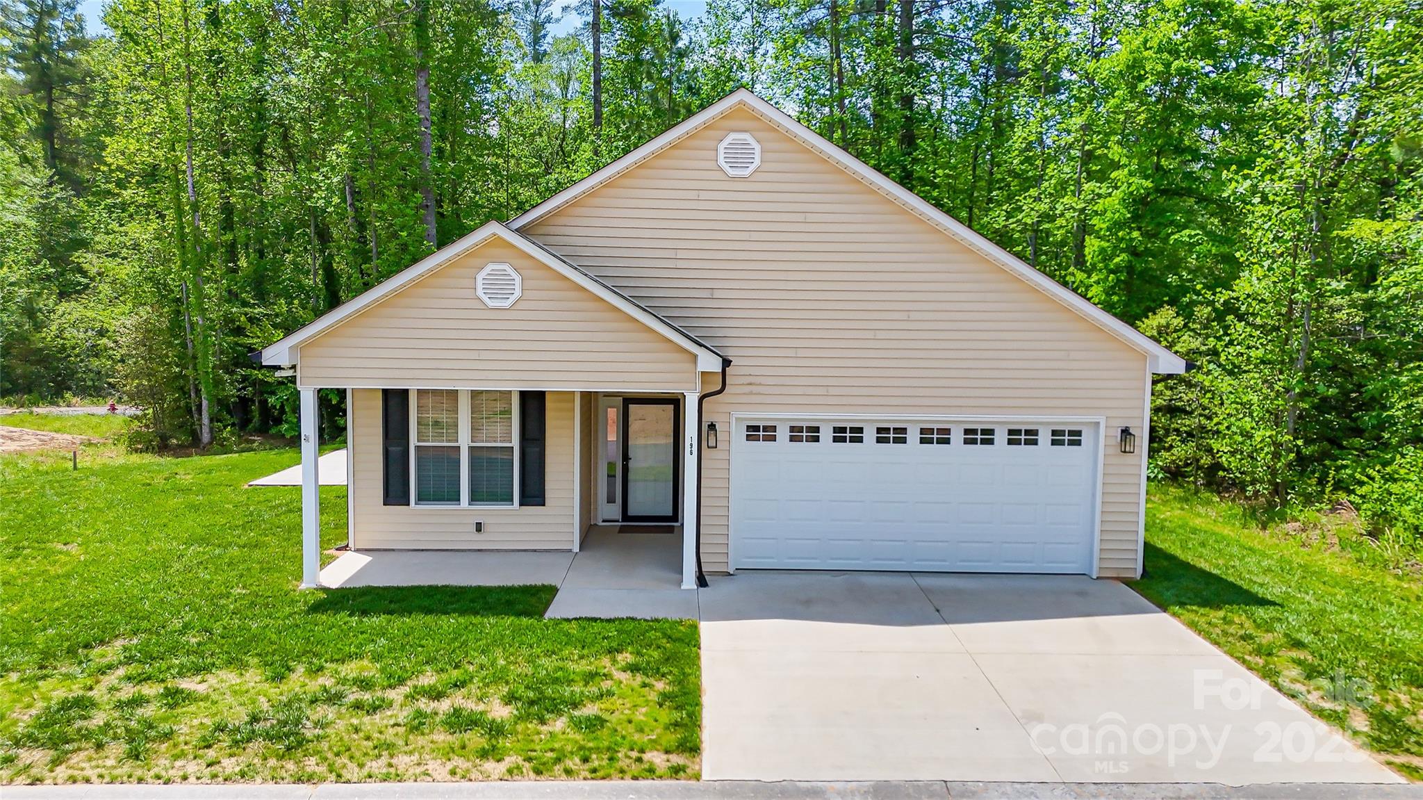 196 Eagles Landing Property Photo