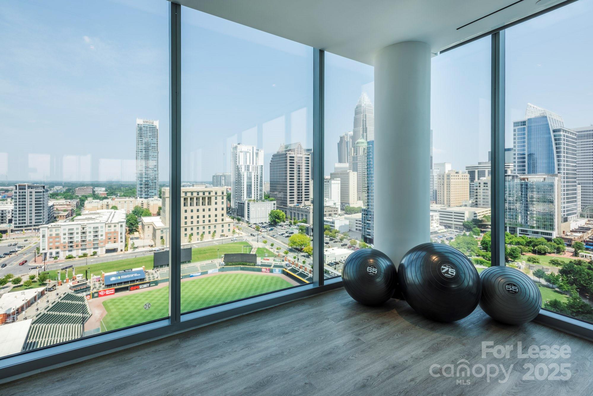 401 S Graham Street 1b Property Photo 10