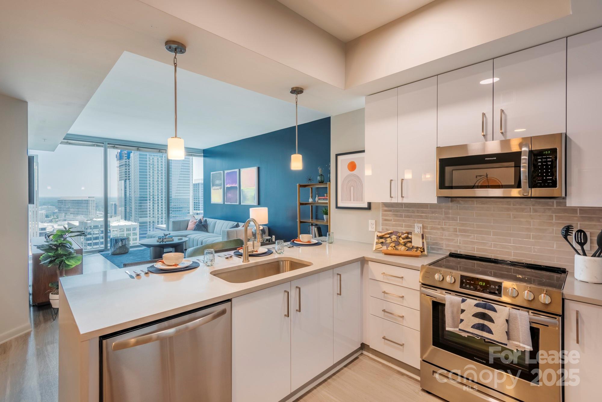 401 S Graham Street 1b Property Photo 13