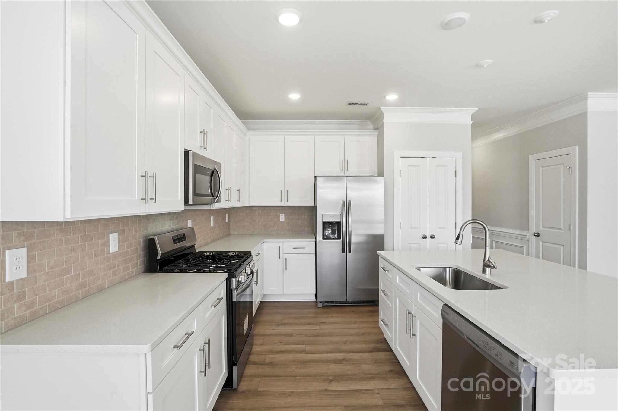 6027 Veld Court 82 Property Photo 10