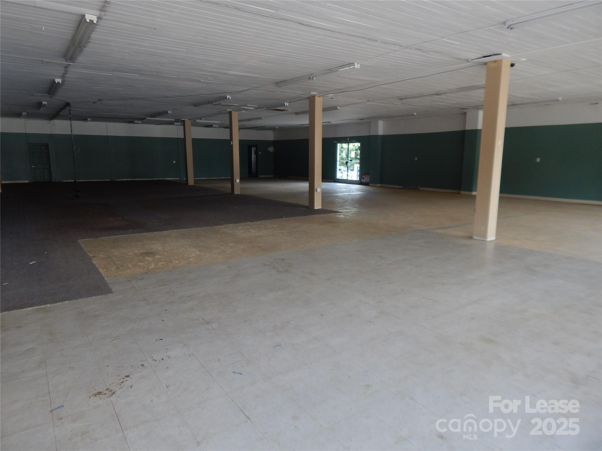 1562 S Main Street Property Photo 13