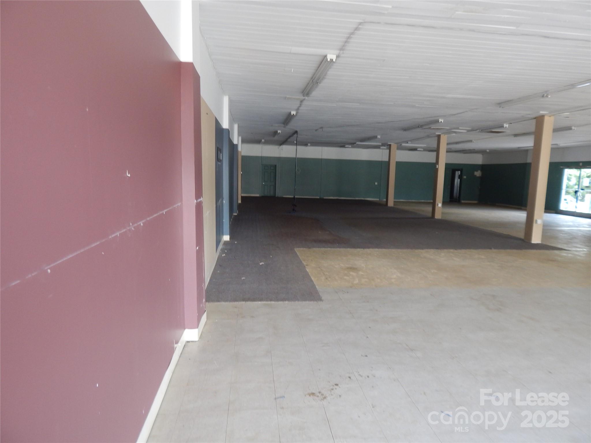 1562 S Main Street Property Photo 14