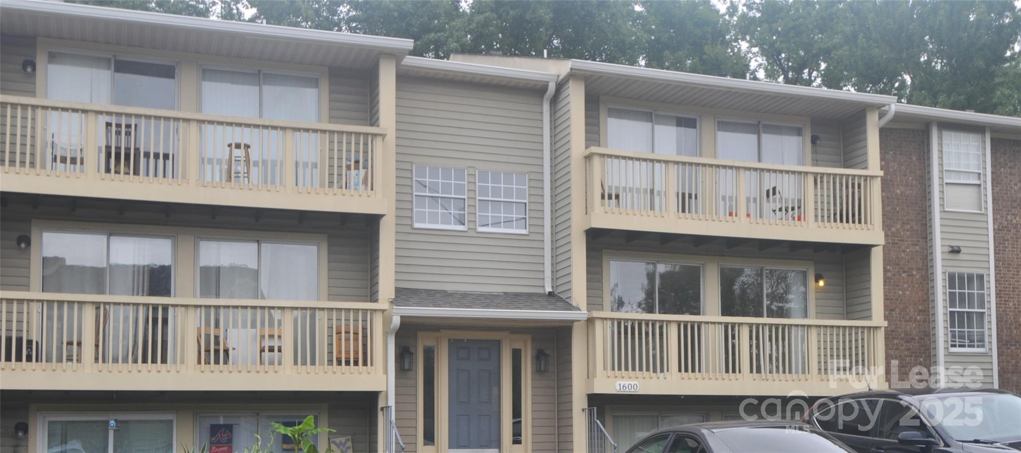 1600 H Arlyn Circle Property Photo