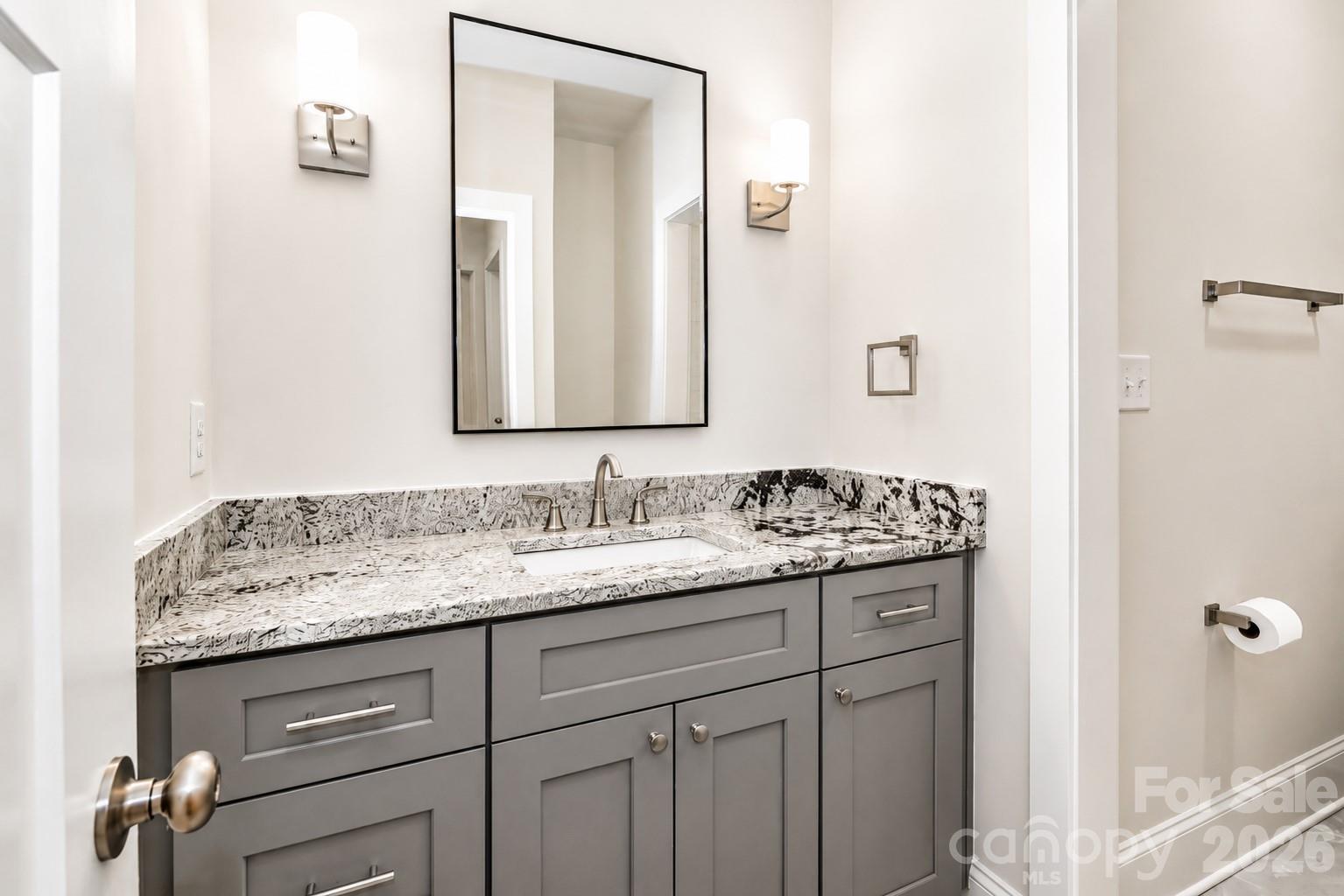1061 The Glen Street Property Photo 25
