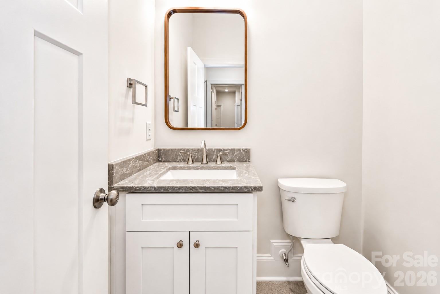 1061 The Glen Street Property Photo 27