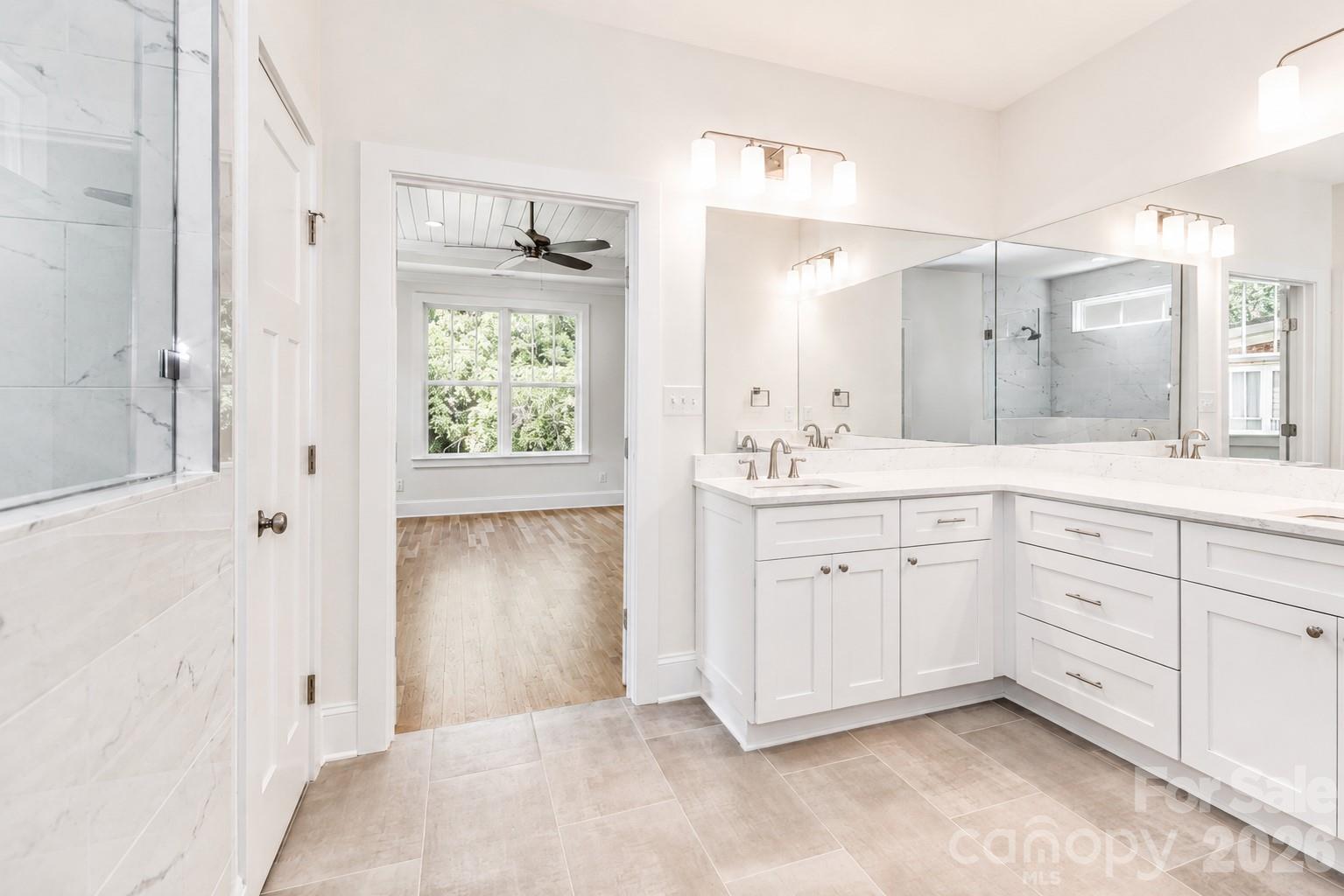 1061 The Glen Street Property Photo 29