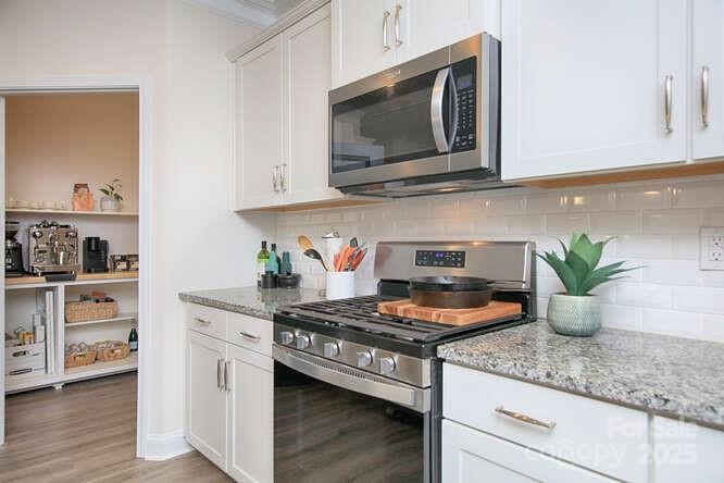 4245 Millstream Road Property Photo 5