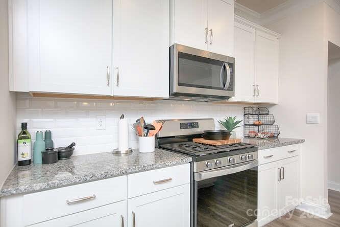 4245 Millstream Road Property Photo 7