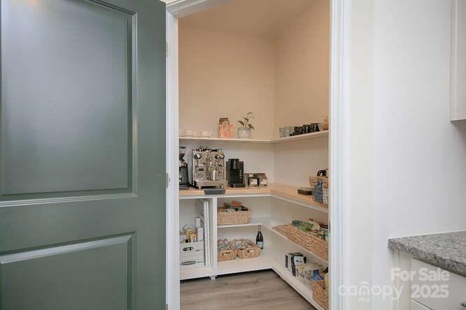 4245 Millstream Road Property Photo 9