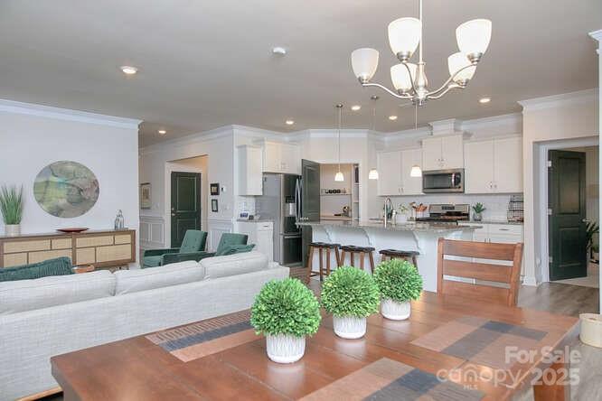 4245 Millstream Road Property Photo 11