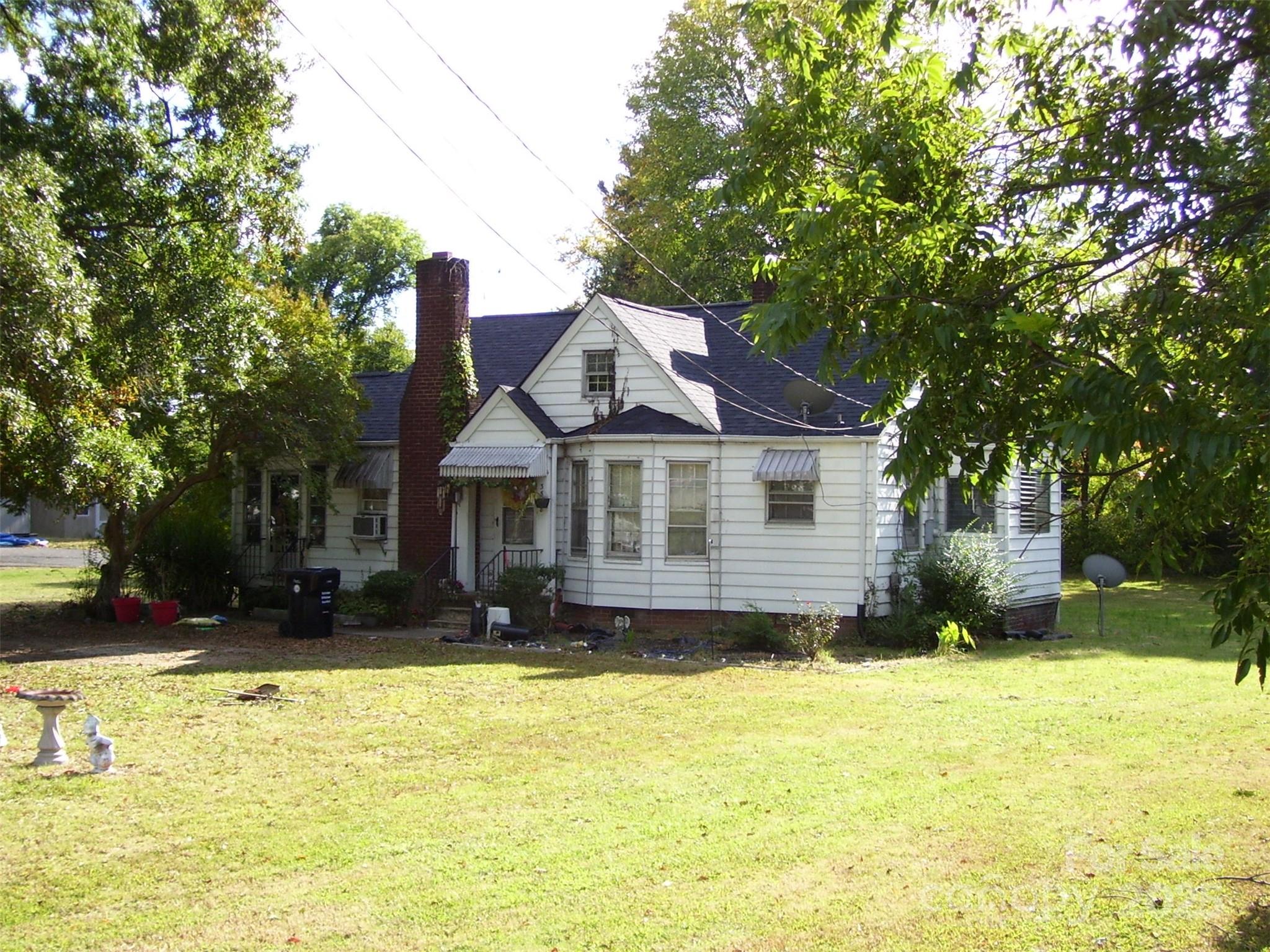 85 Transit Court Property Photo 1