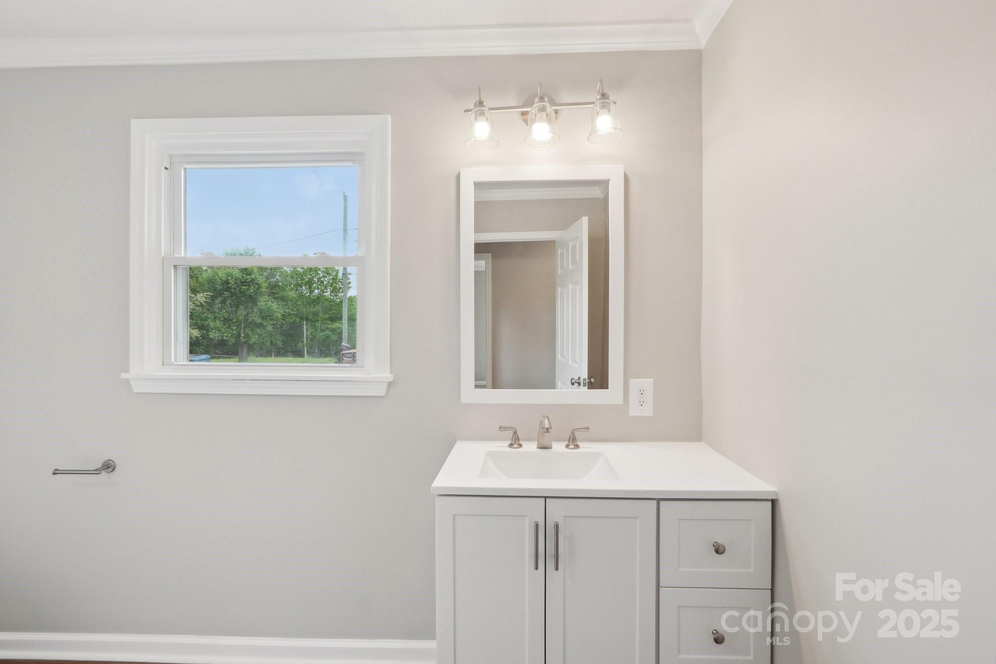 10 Lake Street Property Photo 19