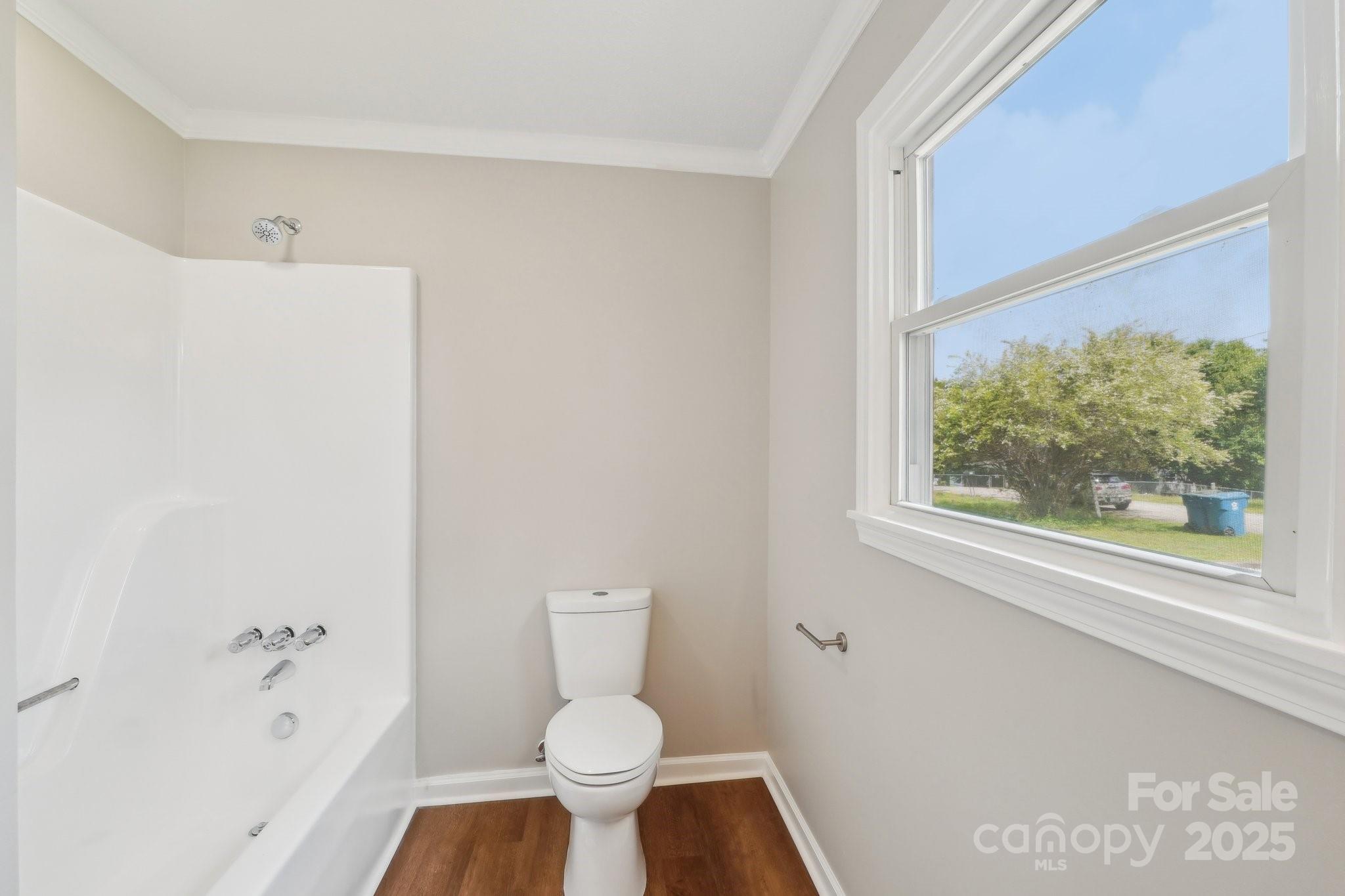 10 Lake Street Property Photo 20