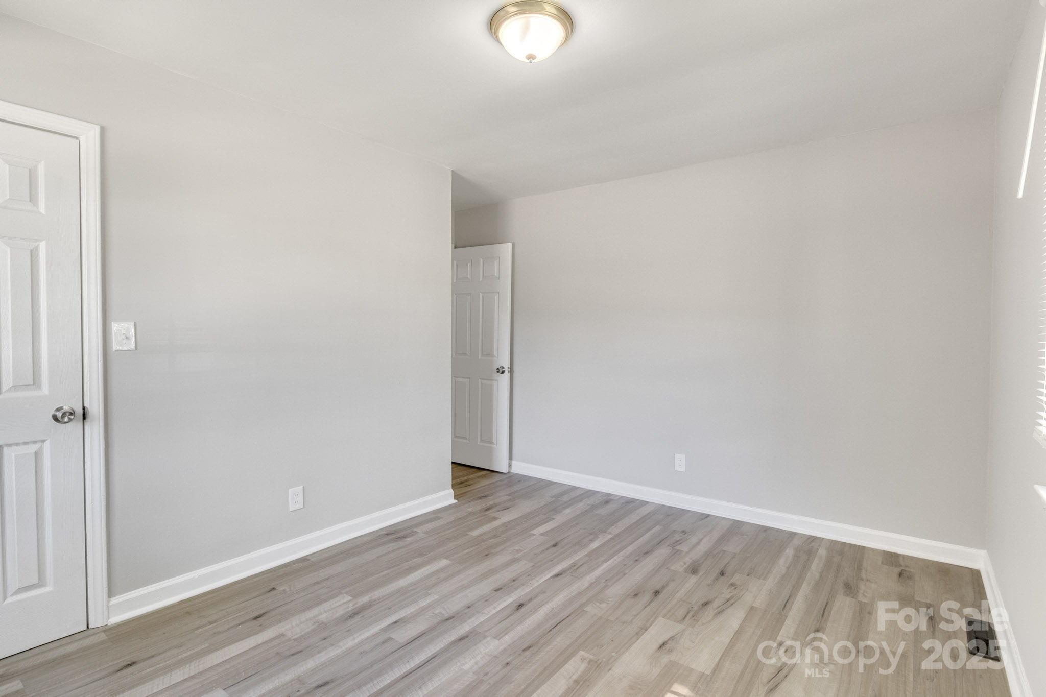 3637 Glenville Avenue Property Photo 5