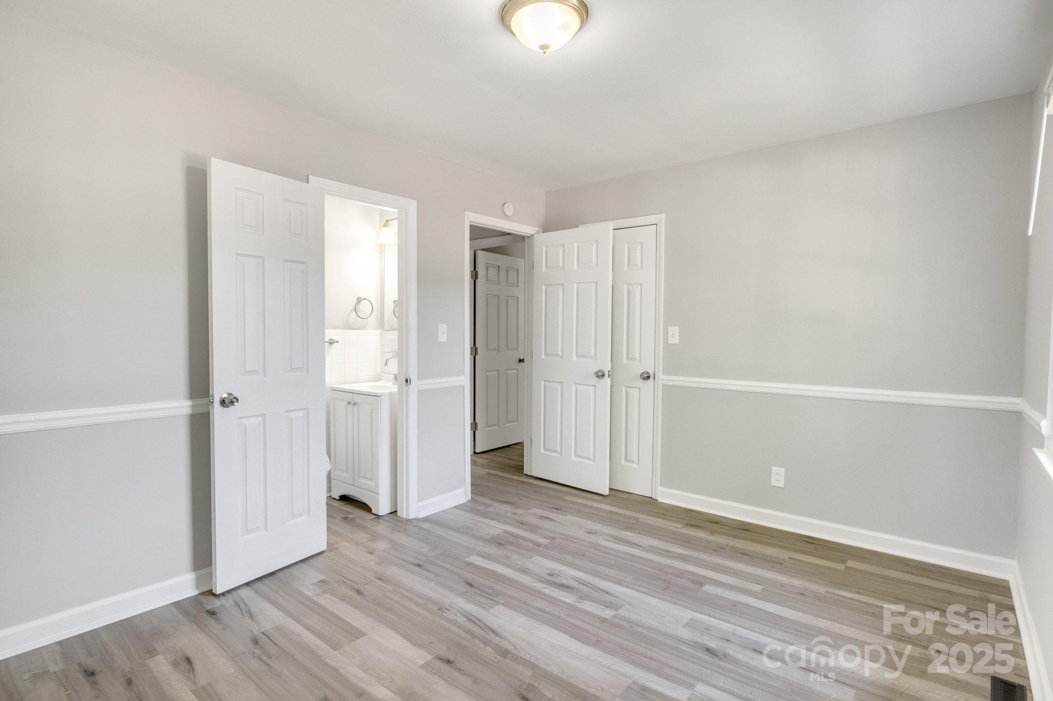 3637 Glenville Avenue Property Photo 7