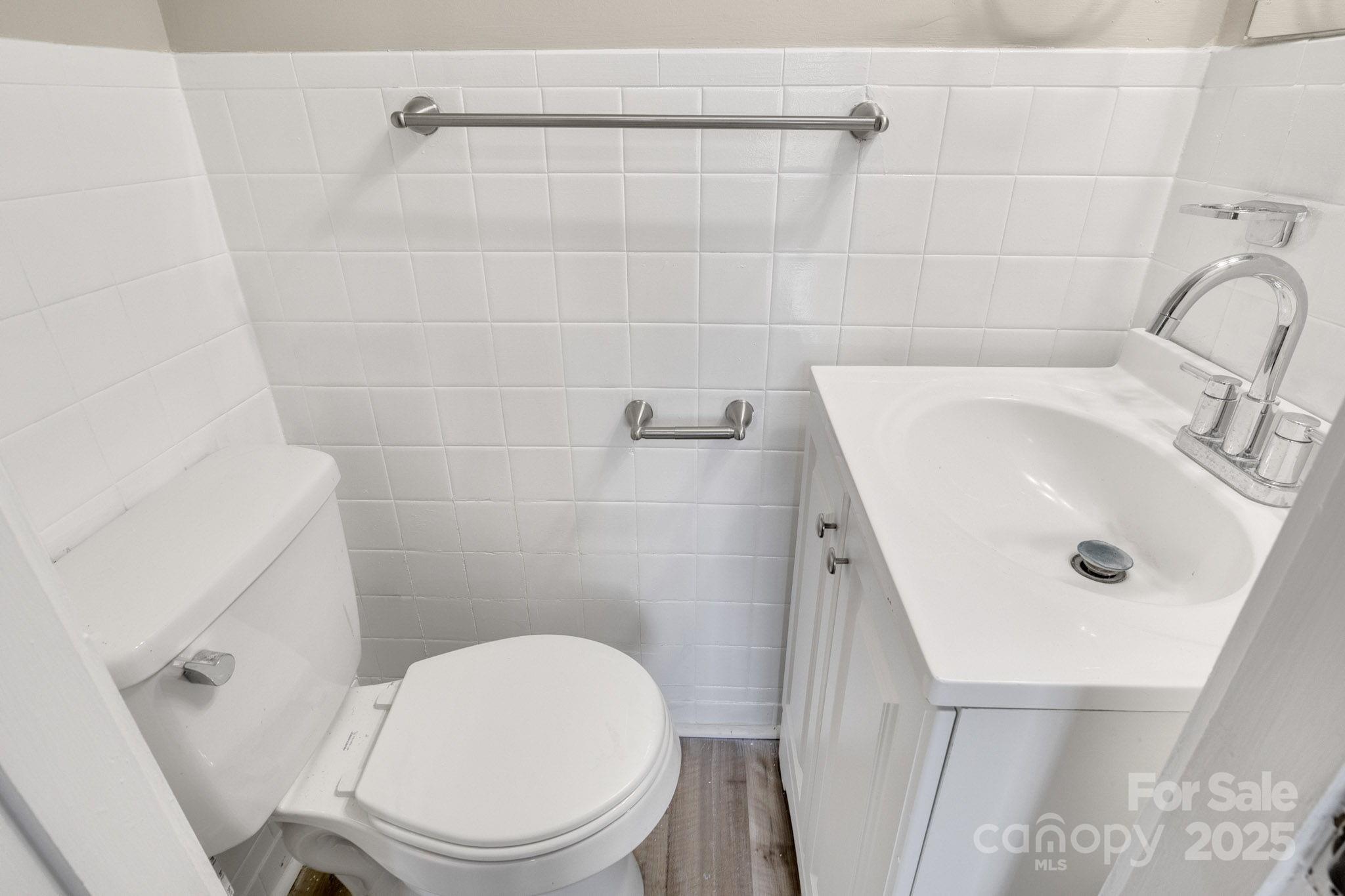 3637 Glenville Avenue Property Photo 8