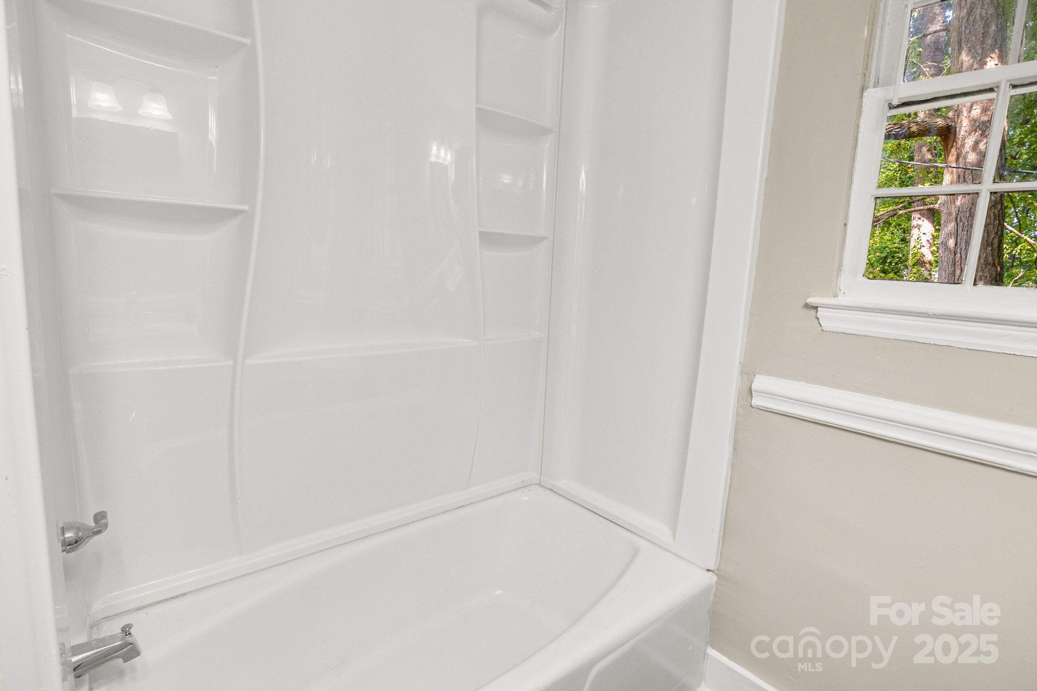 3637 Glenville Avenue Property Photo 12